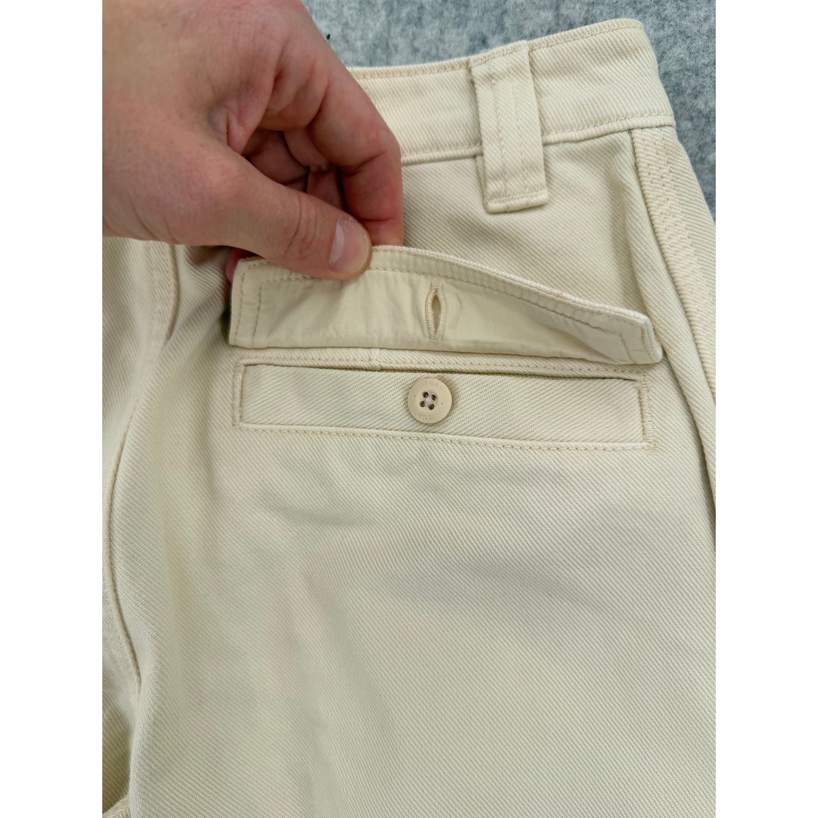 TNA TNA Aritzia Corbett Mid-Rise Cargo Pants Beige/Cream Size 00 Size 24" / US 00 / IT 34 - 5 Thumbnail