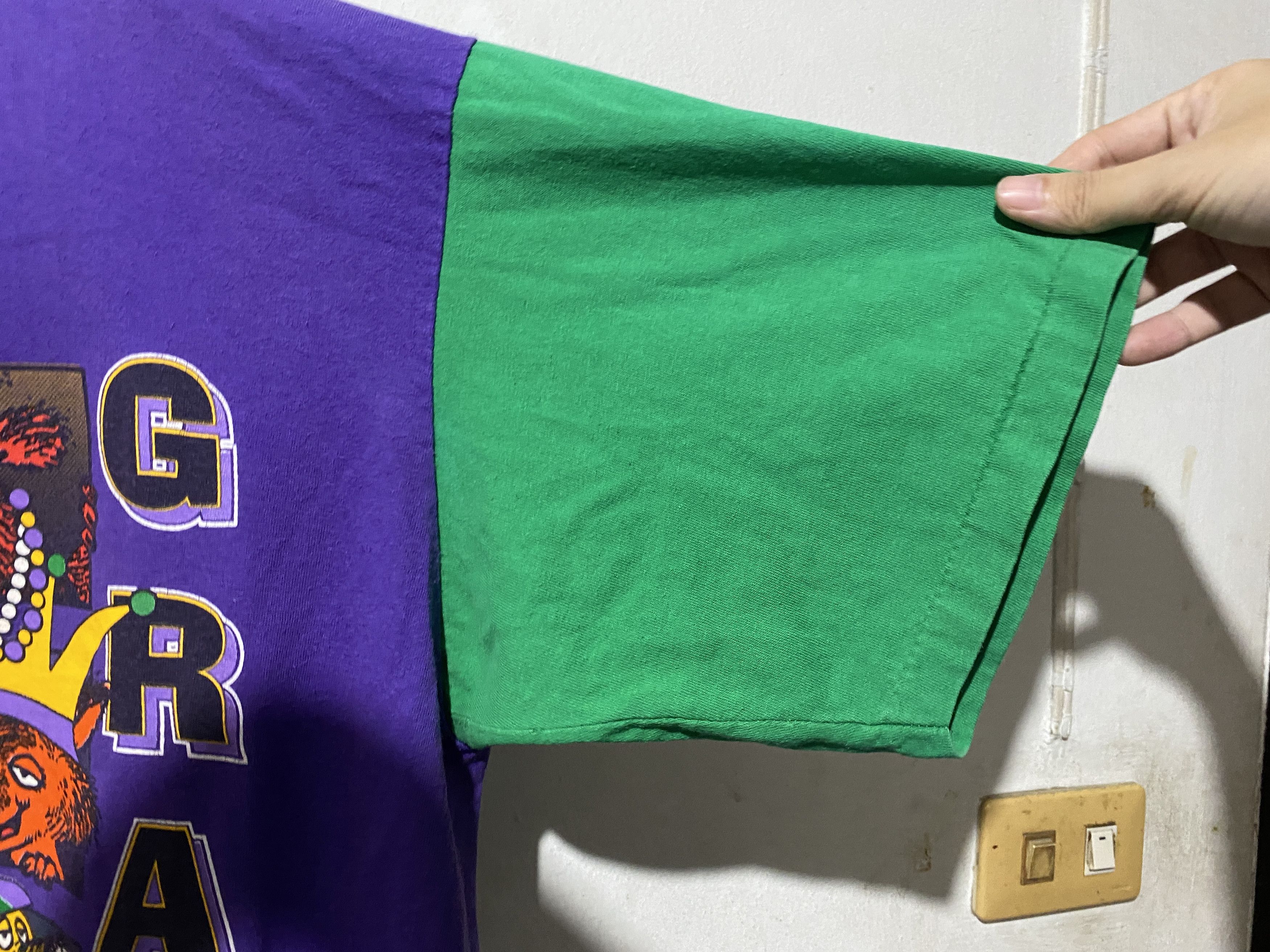 Vintage Vintage 90s Mardi Gras Shirt Size US XL / EU 56 / 4 - 4 Thumbnail