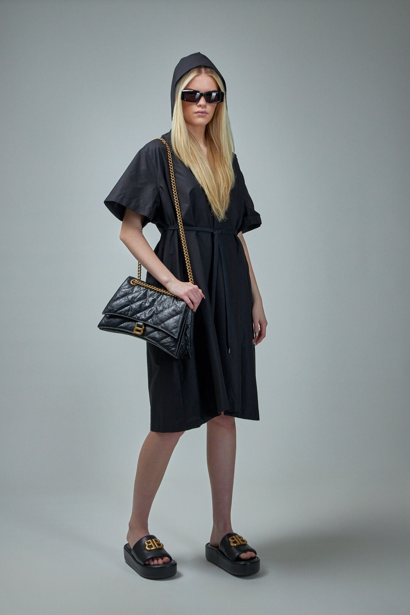 Balenciaga oc11z0825 Hooded Oversized Dress in Black Size XS / US 0-2 / IT 36-38 - 3 Thumbnail