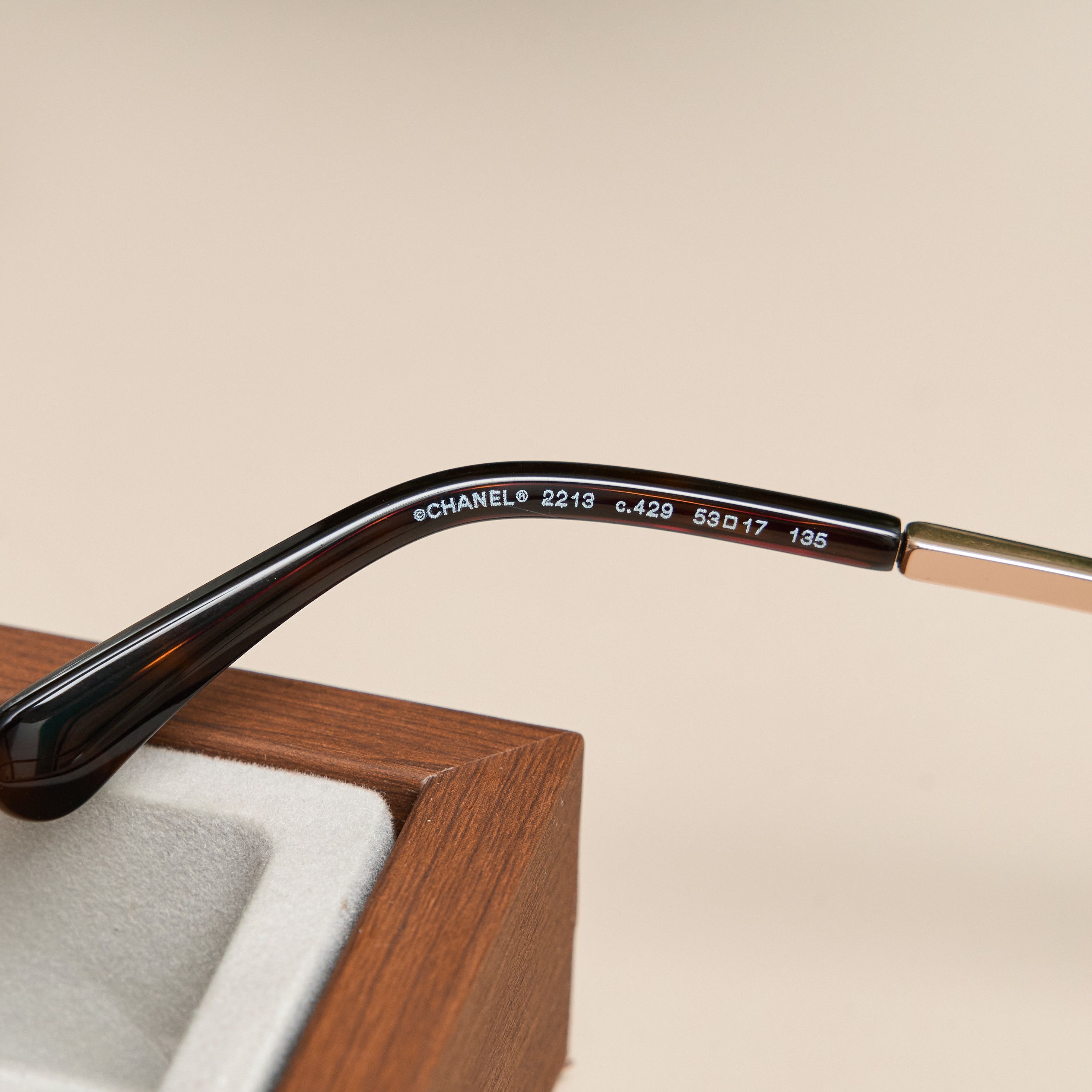Chanel CHANEL 0CH2213 C429 Sunglasses Size ONE SIZE - 4 Thumbnail