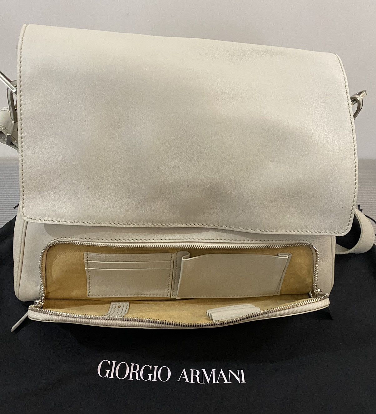Giorgio Armani Giorgio Armani 🇮🇹 cement calf carry all travel bag unisex NEW Size ONE SIZE - 10 Thumbnail