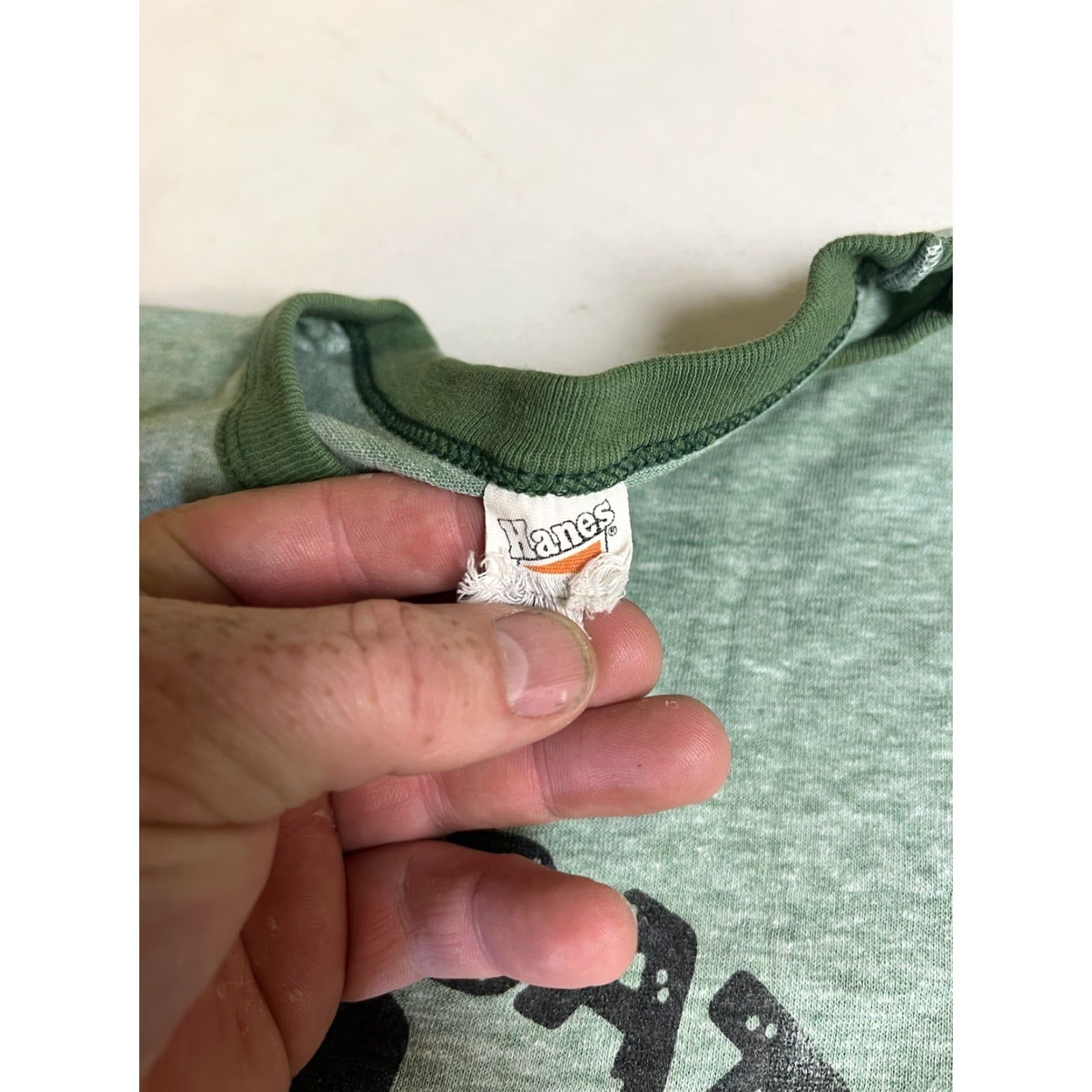Hanes VINTAGE Hanes T-Shirt Green Small S Men Crew Neck Short Sleeve Gun Classic Vermont State Handgunner’s Association Green T-Shirt As Is Static? Size US S / EU 44-46 / 1 - 7 Thumbnail