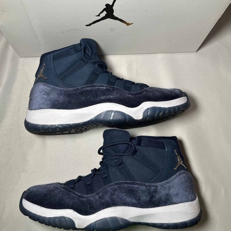 Jordan Brand × Nike Size 9.5 - Air Jordan 11 Retro Midnight Navy Velvet Women's Size US 9.5 / IT 39.5 - 2 Thumbnail