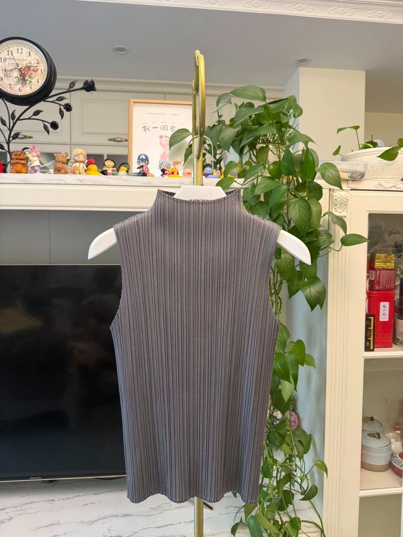 Issey Miyake issey miyake size:3 Dark grey sleeveless vest 2505-Nextarr Size XXS / US 00 / IT 34 - 1 Thumbnail