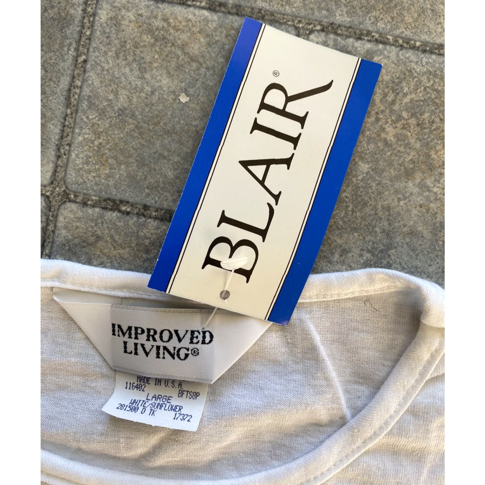 Blair VINTAGE Blair Improved Living Women’s Sleeveless T-Shirt Sunflowers L White Womens Size L / US 10 / IT 46 - 6 Thumbnail