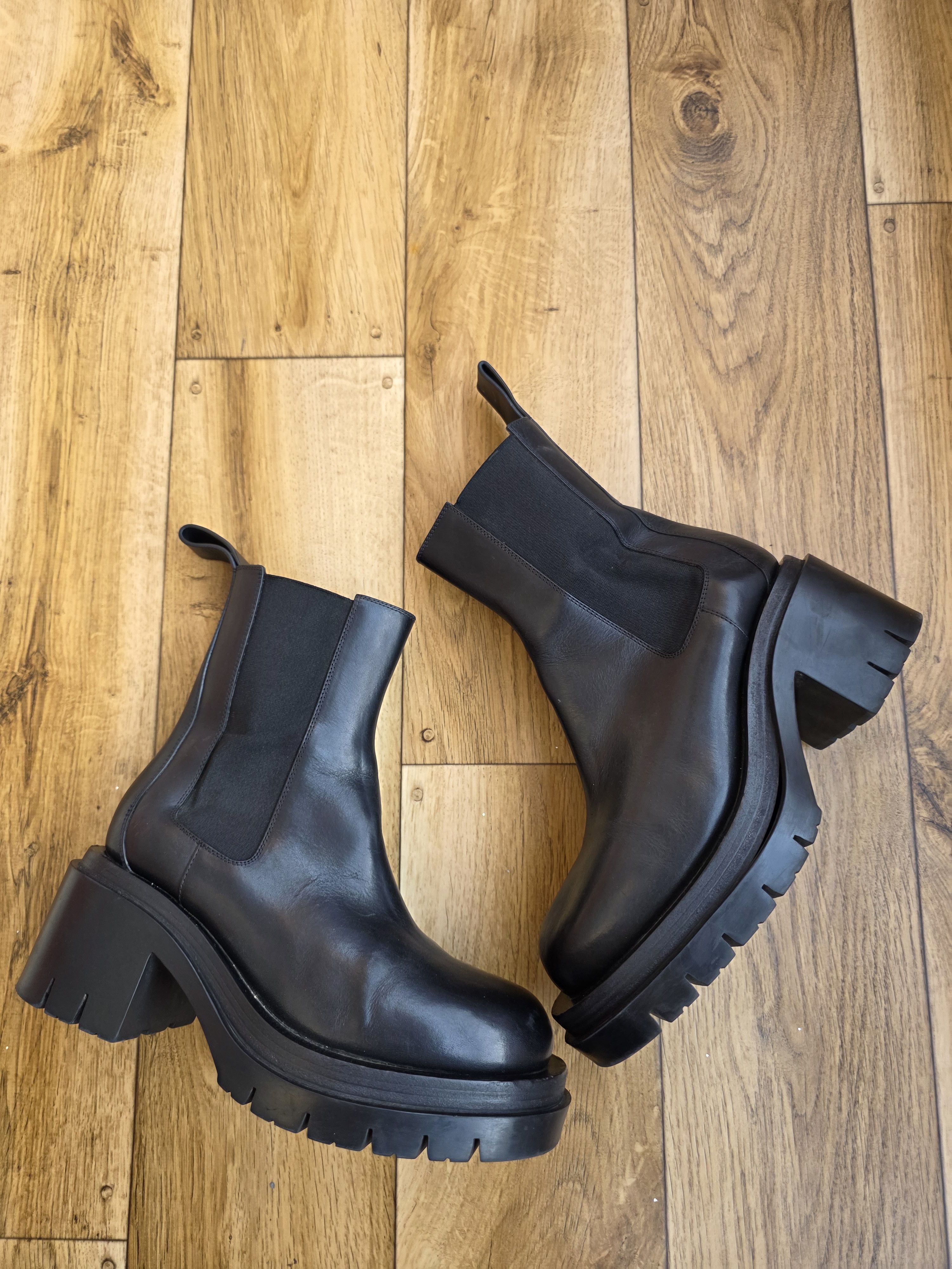 Bottega Veneta Bottega Veneta Lug Size US 7 / IT 37 - 1 Thumbnail