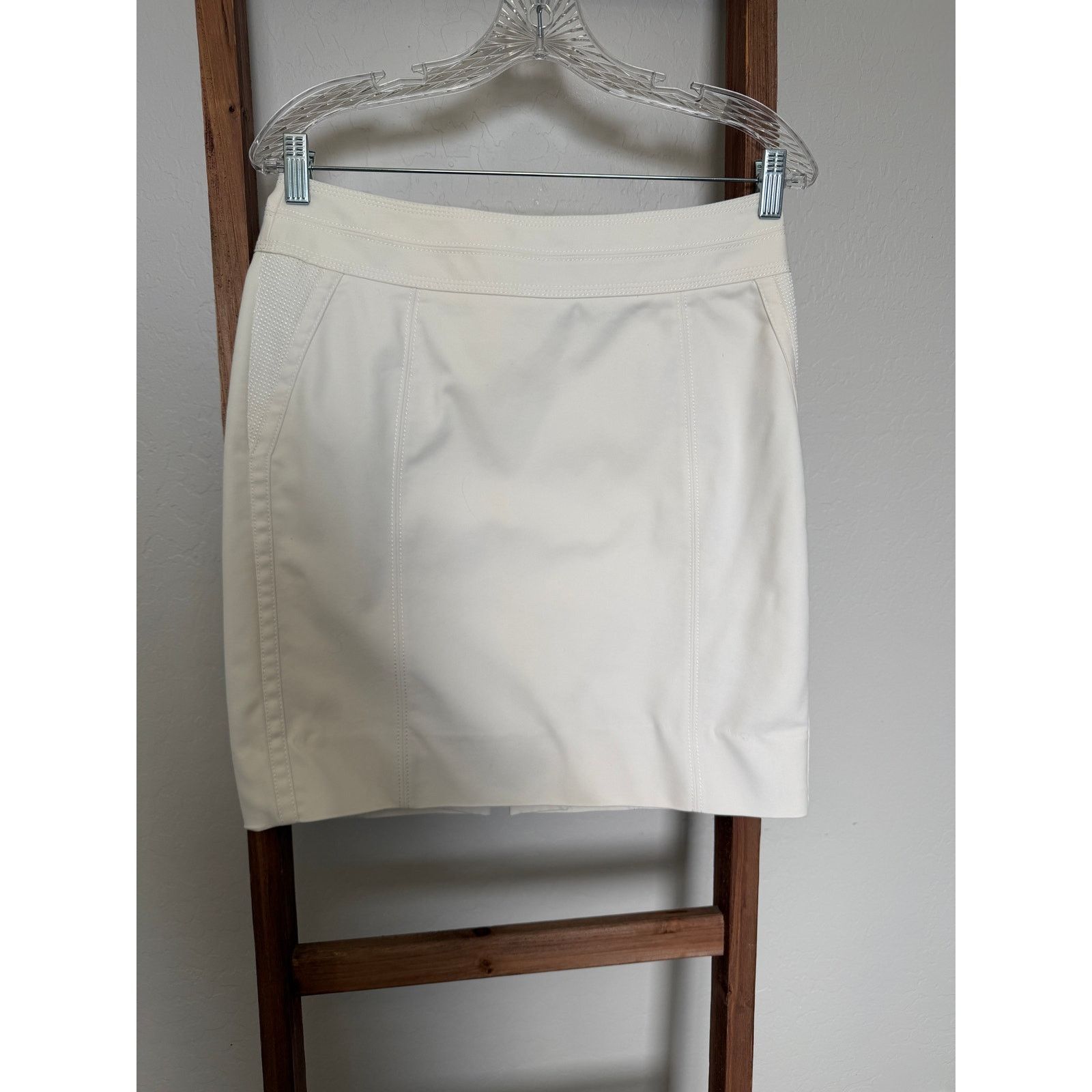 White House Black Market White House Black Market Cream Pencil Skirt \ Size 8indo Size 30" / US 8 / IT 44 - 1 Thumbnail