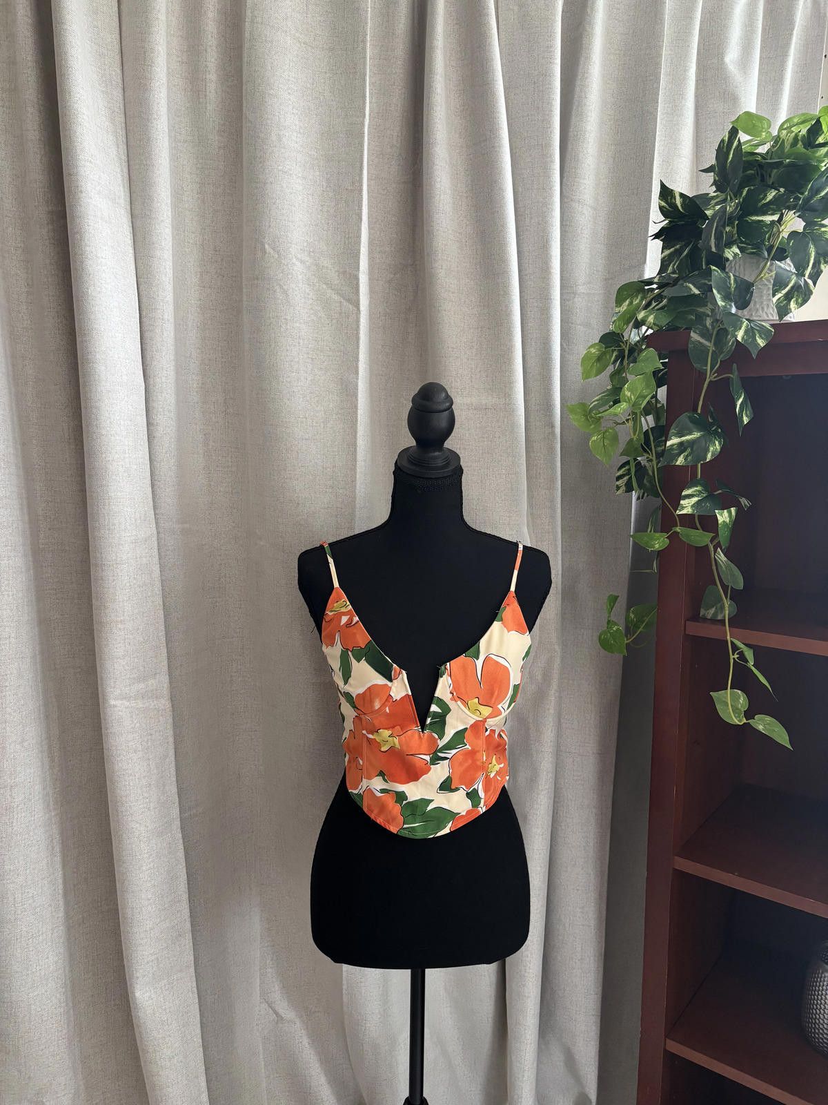 Other Boho Floral V-Neck Spaghetti Strap Crop Top Size S / US 4 / IT 40 - 1 Thumbnail