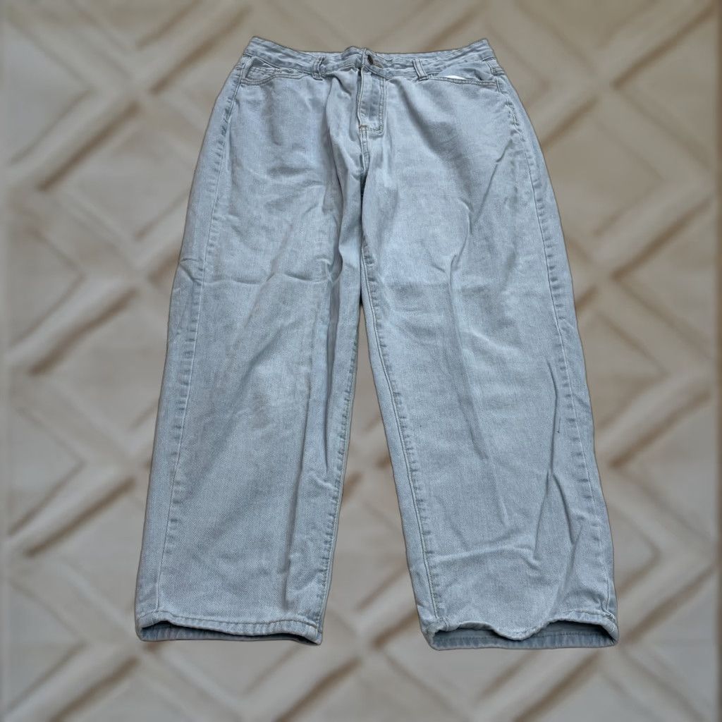 Shein Shein Jeans Womens XL Blue Denim Light Wash Straight Leg High Rise Mom 33x25 Size 40" / US 18 - 1 Thumbnail