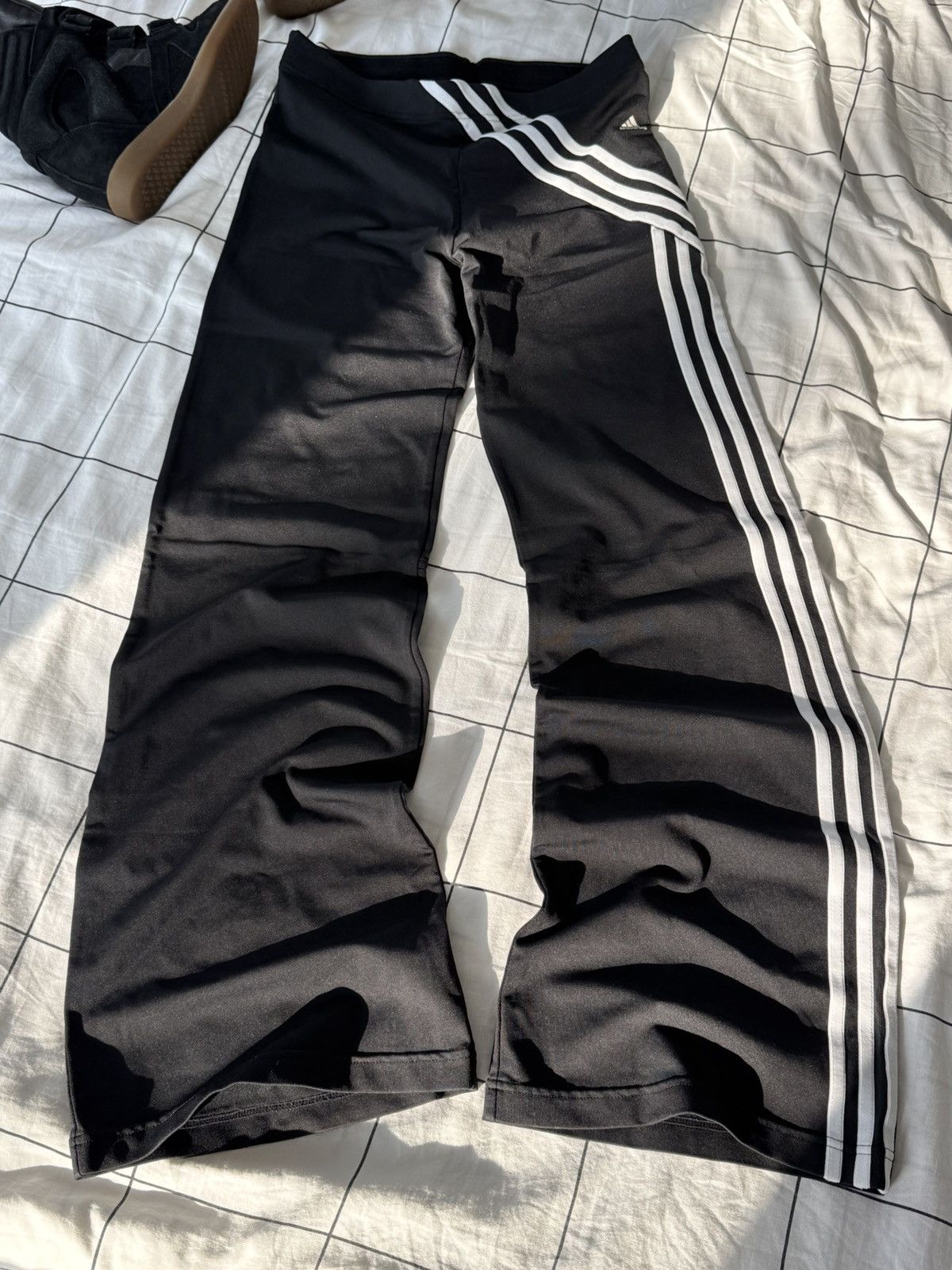 Adidas Very Rare Adidas 3 Stripe Sexy Yoga Low Waisted Flared Size 28" / US 6 / IT 42 - 11 Thumbnail