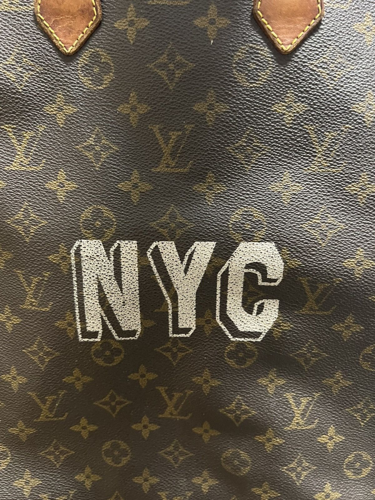 Louis Vuitton STEAL! Louis Vuitton NYC Lettering Sac Plat tote Size ONE SIZE - 5 Thumbnail