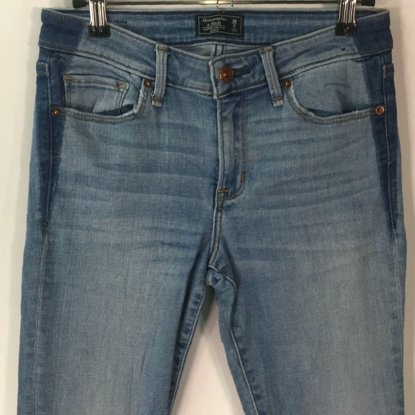 Abercrombie & Fitch Abercrombie & Fitch Harper Low Rise Ankle Blue Denim Jeans Womens 28 Inseam 28 Regular 5-Pocket Belt Loops Zipper Button 26/2L 28X28 Size 26" / US 2 / IT 38 - 3 Thumbnail
