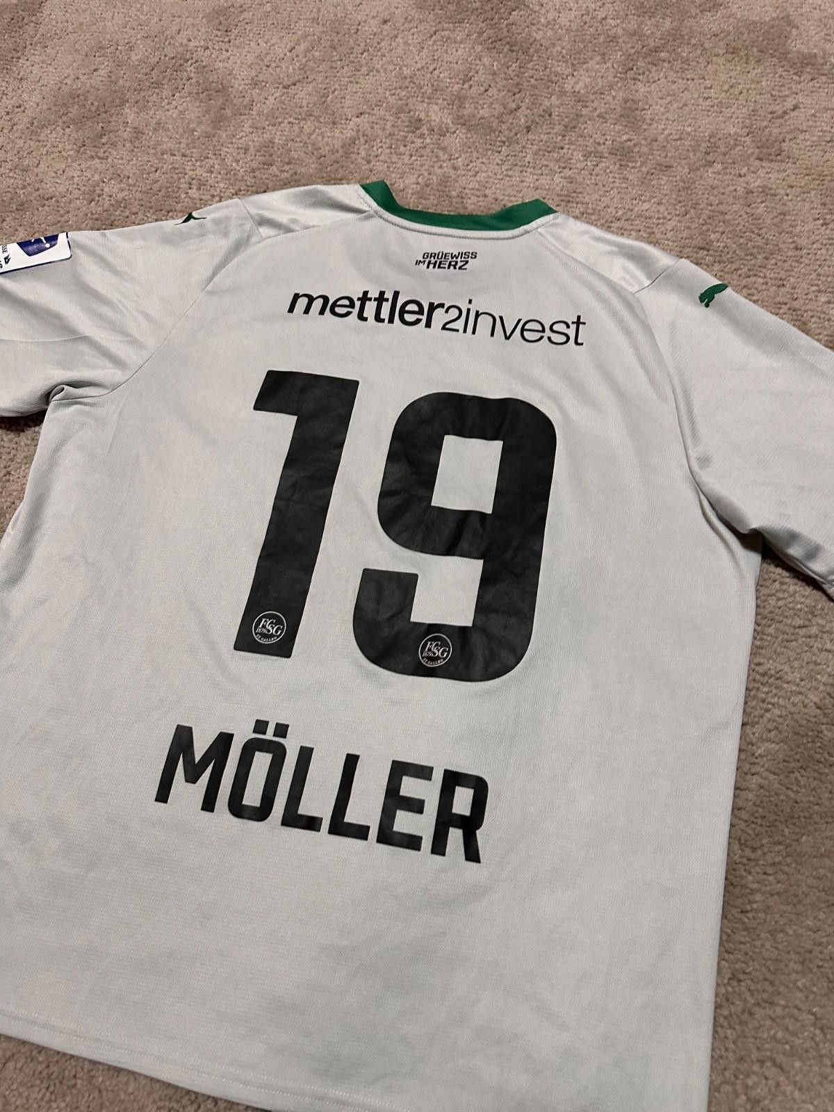 Puma #19 Moller Puma St.Gallen 2023/2024 Football Shirt Jersey XL Size US XL / EU 56 / 4 - 8 Thumbnail