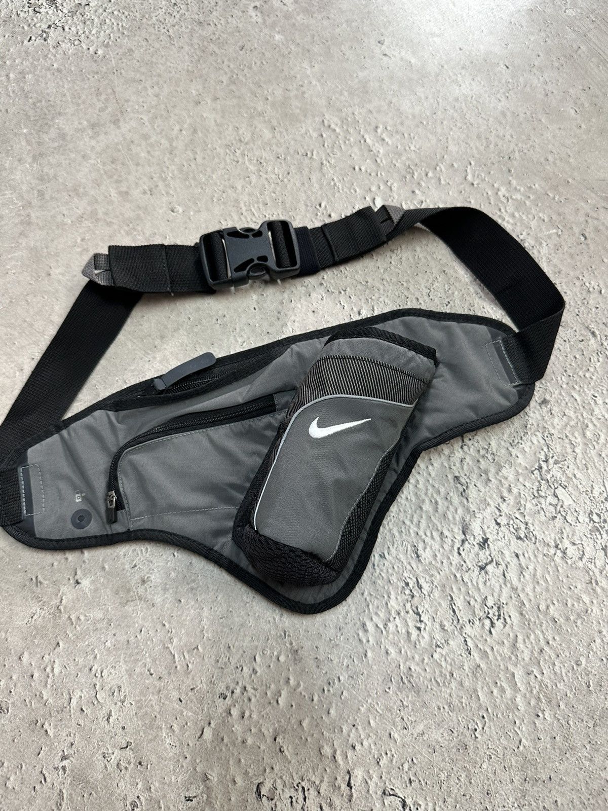 Nike Nike Running Sling Bag Belt Y2K Vintage Size ONE SIZE - 2 Thumbnail