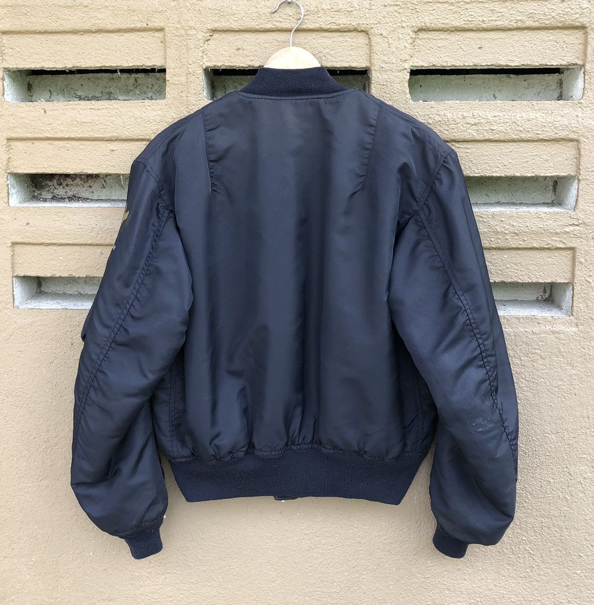 Buzz Rickson's Vintage Flying Intermediate Ma-1 Flight B-15 Bomber Jacket Size US M / EU 48-50 / 2 - 9 Thumbnail
