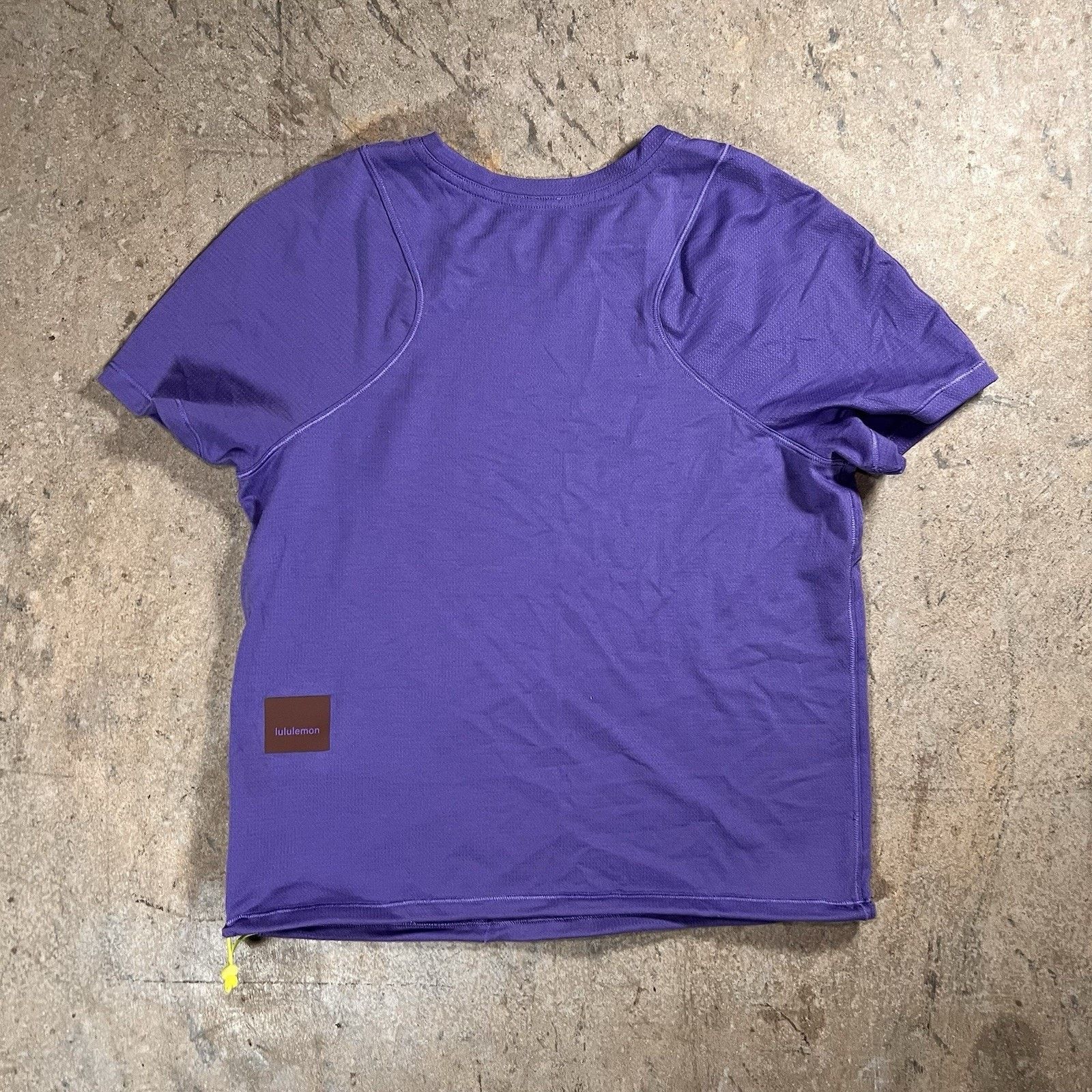 Lululemon LULULEMON LIGHTWEIGHT CINCHED HEM HIKING SHIRT, Sz S Size S / US 4 / IT 40 - 4 Thumbnail
