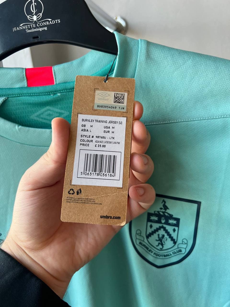 Umbro NEW! 2023/24 BURNLEY FC TRAINING SOCCER FOOTBALL JERSEY SZ M Size US M / EU 48-50 / 2 - 5 Thumbnail