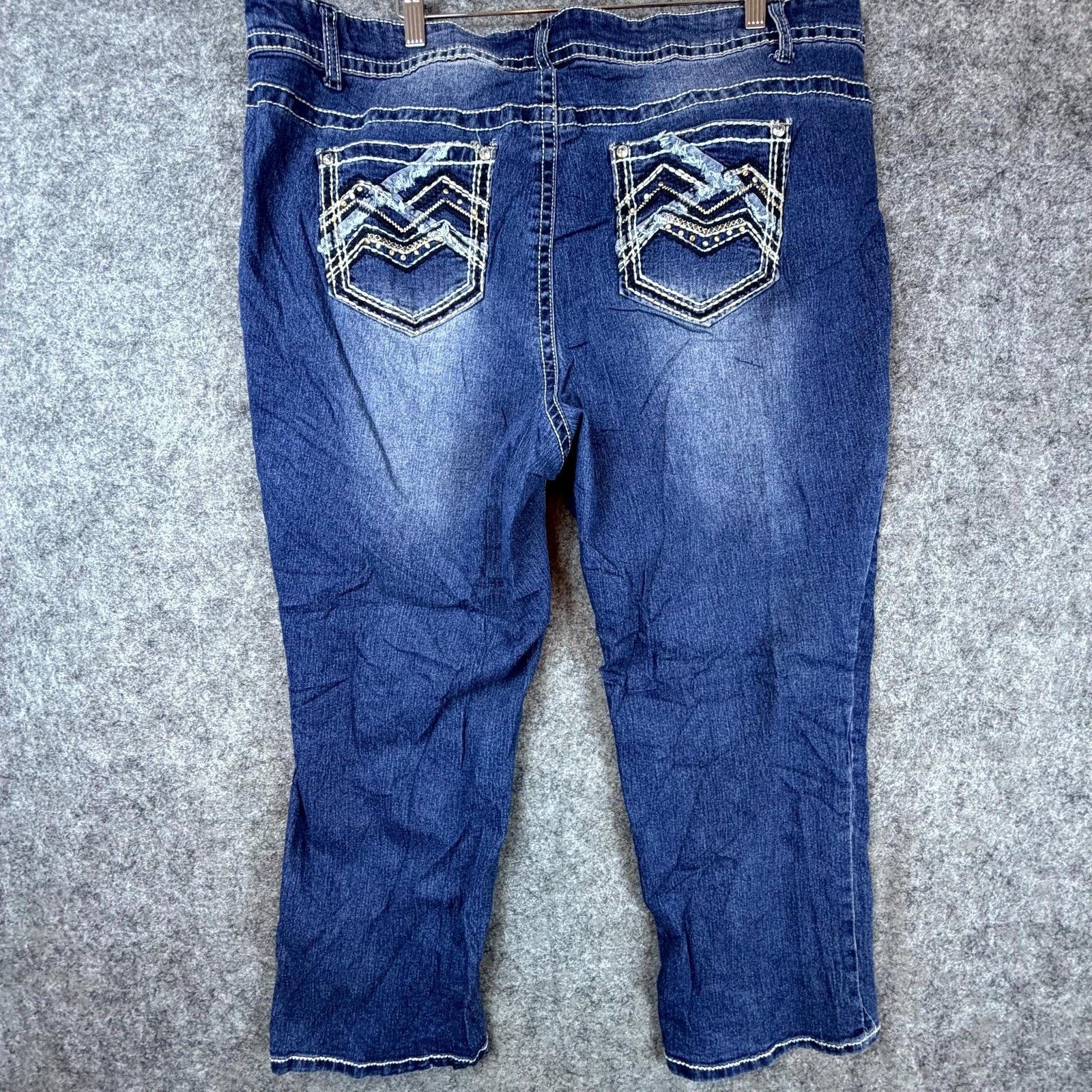 Faded Glory Faded Glory Capri Jeans Women 22W Cropped Rhinestones Y2K Size 39" - 1 Thumbnail