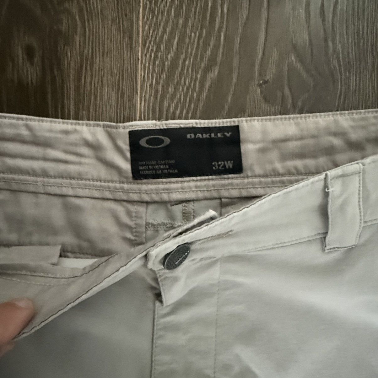 Oakley Oakley White Chino Shorts Size 32 Size US 32 / EU 48 - 4 Thumbnail