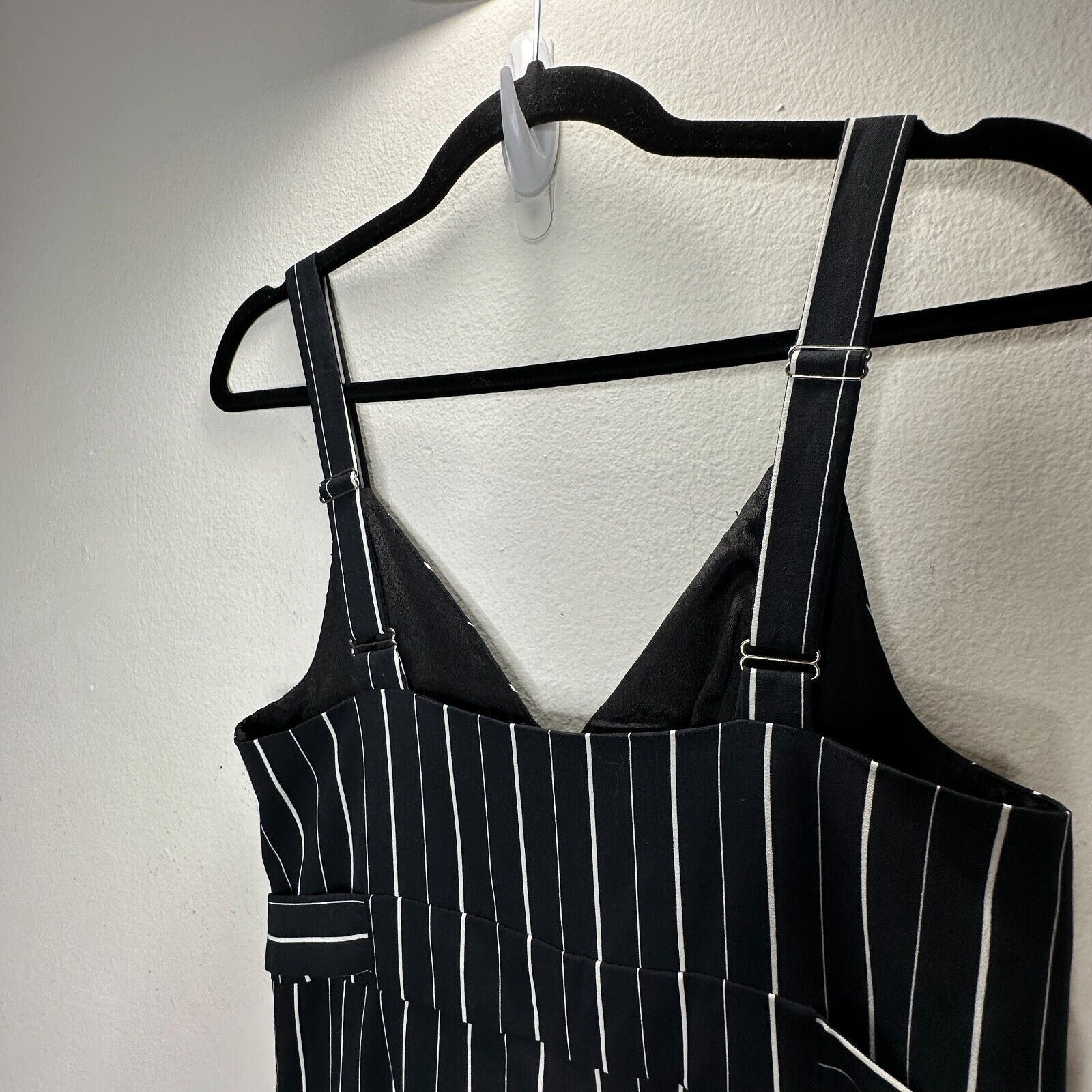 Other Dance & Marvel Pinstripe Cinched Wide Leg Front Zip Jumpsuit Size 27" / US 4 / IT 40 - 9 Thumbnail