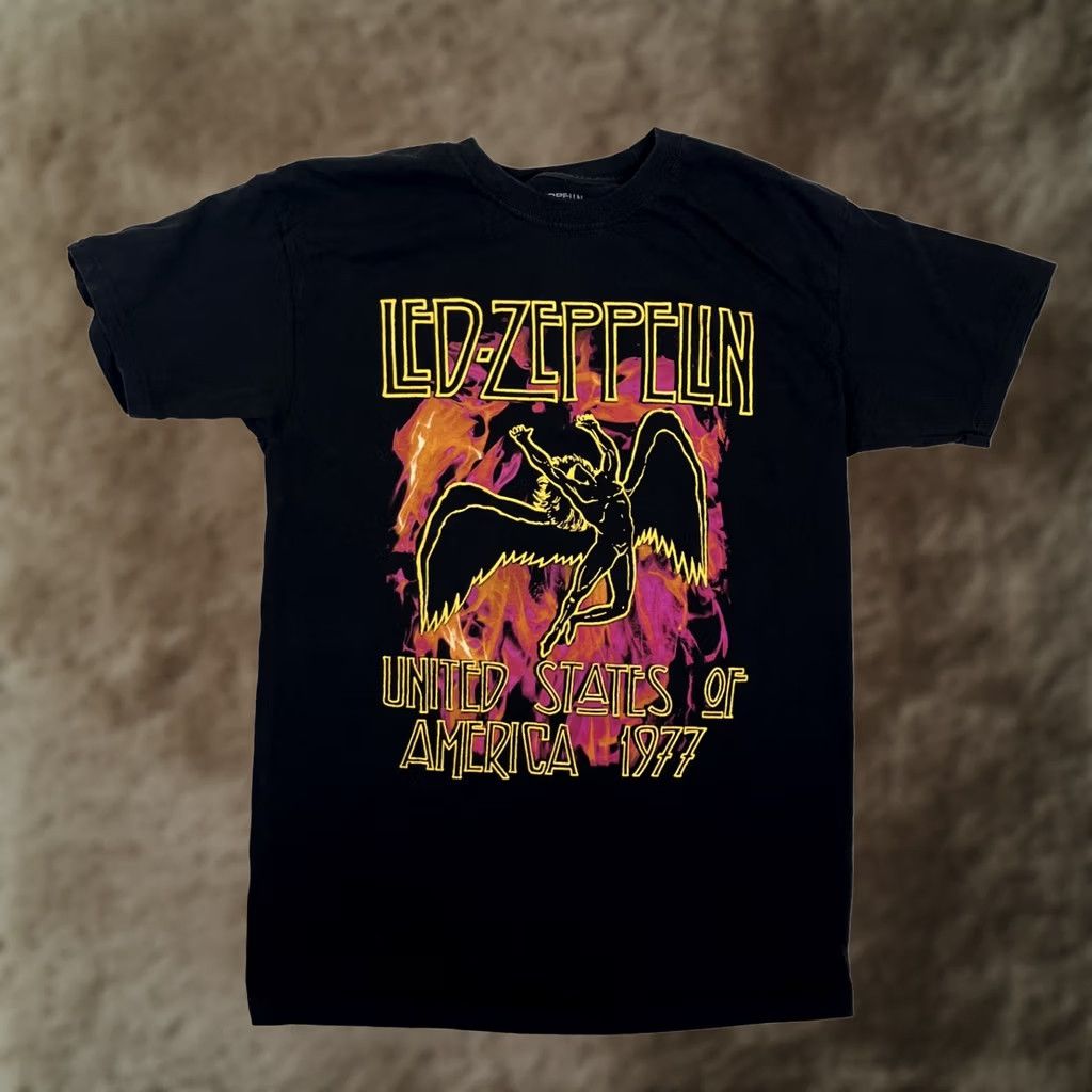 Vintage Led Zeppelin T-Shirt Mens M Black Graphic Print Crew Neck Short Sleeve Retro 1977 Tour USA Band Rock Music Vintage No N/A Size US M / EU 48-50 / 2 - 1 Thumbnail