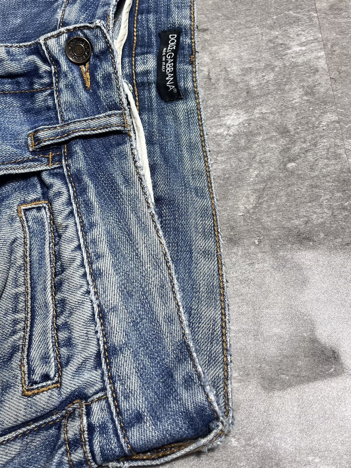 Dolce & Gabbana Vintage Dolce Gabbana Faded Denim Jeans Metal Logo Size US 36 / EU 52 - 24 Thumbnail