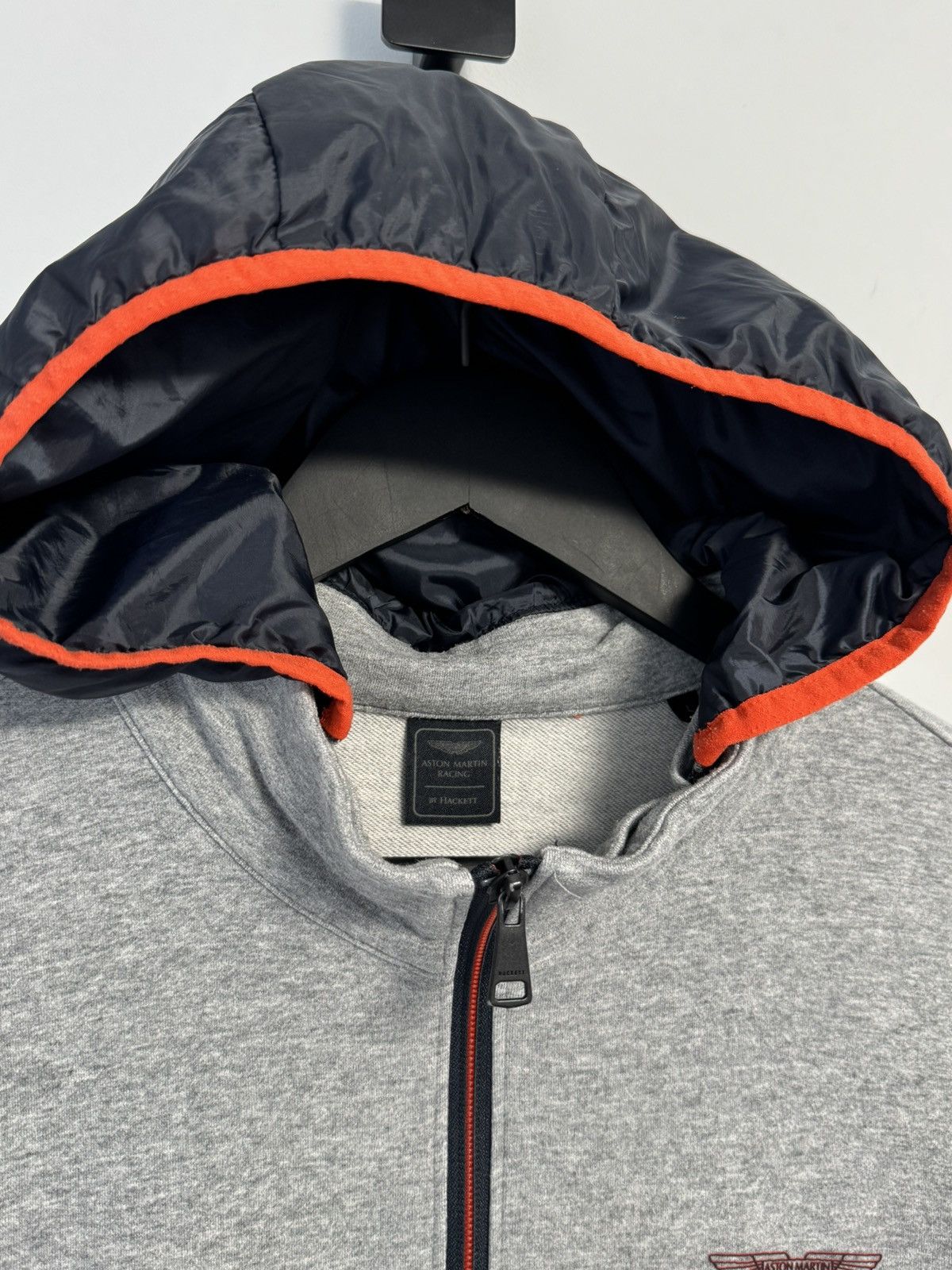 Other HACKETT MEN ASTON MARTIN AMR TRAVEL HOODY/HOODIE GREY Size US L / EU 52-54 / 3 - 6 Thumbnail