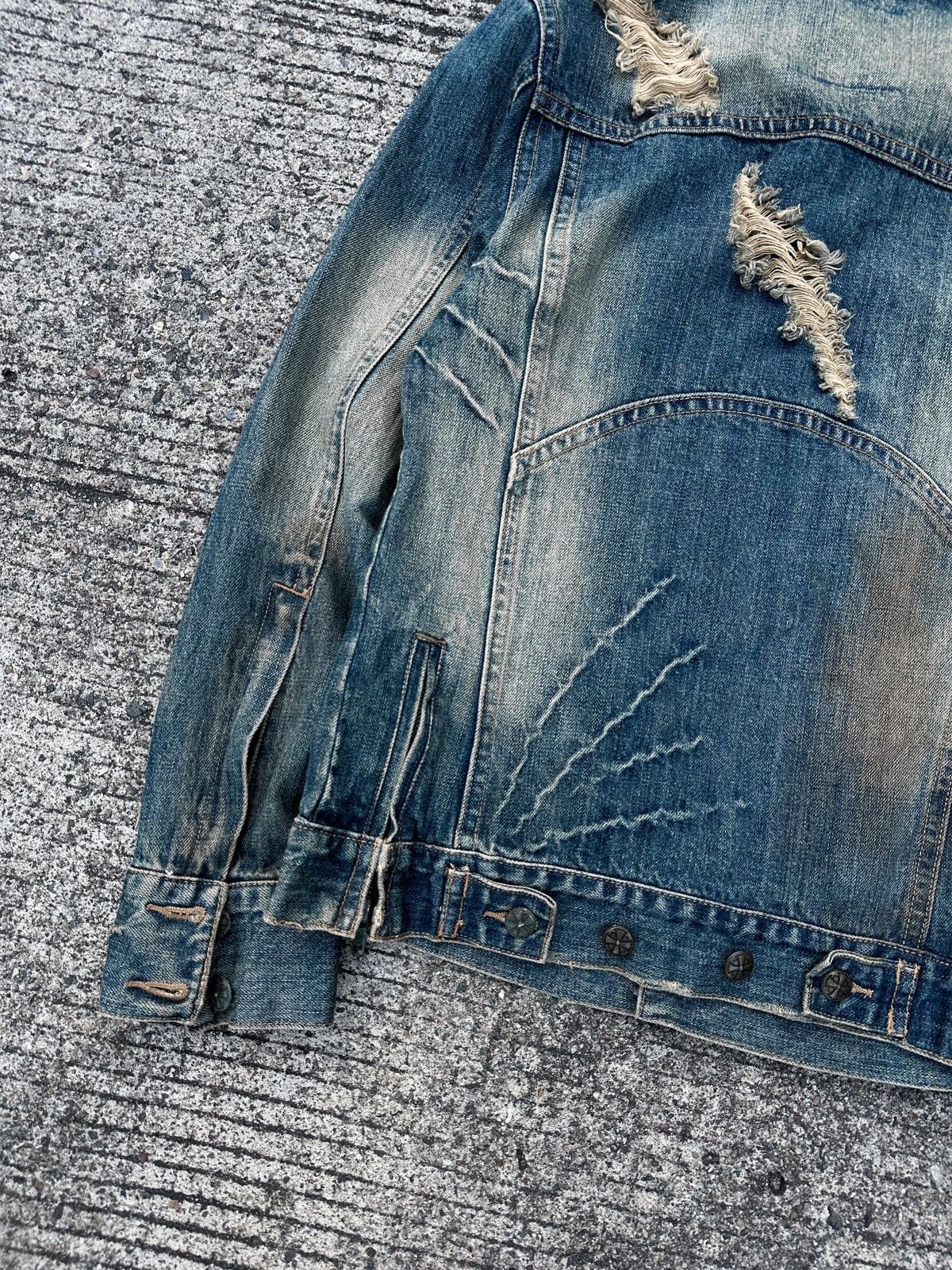 If Six Was Nine × Japanese Brand × Tornado Mart 2000’s Midas Damage Washed Denim Jacket Size US L / EU 52-54 / 3 - 19 Thumbnail