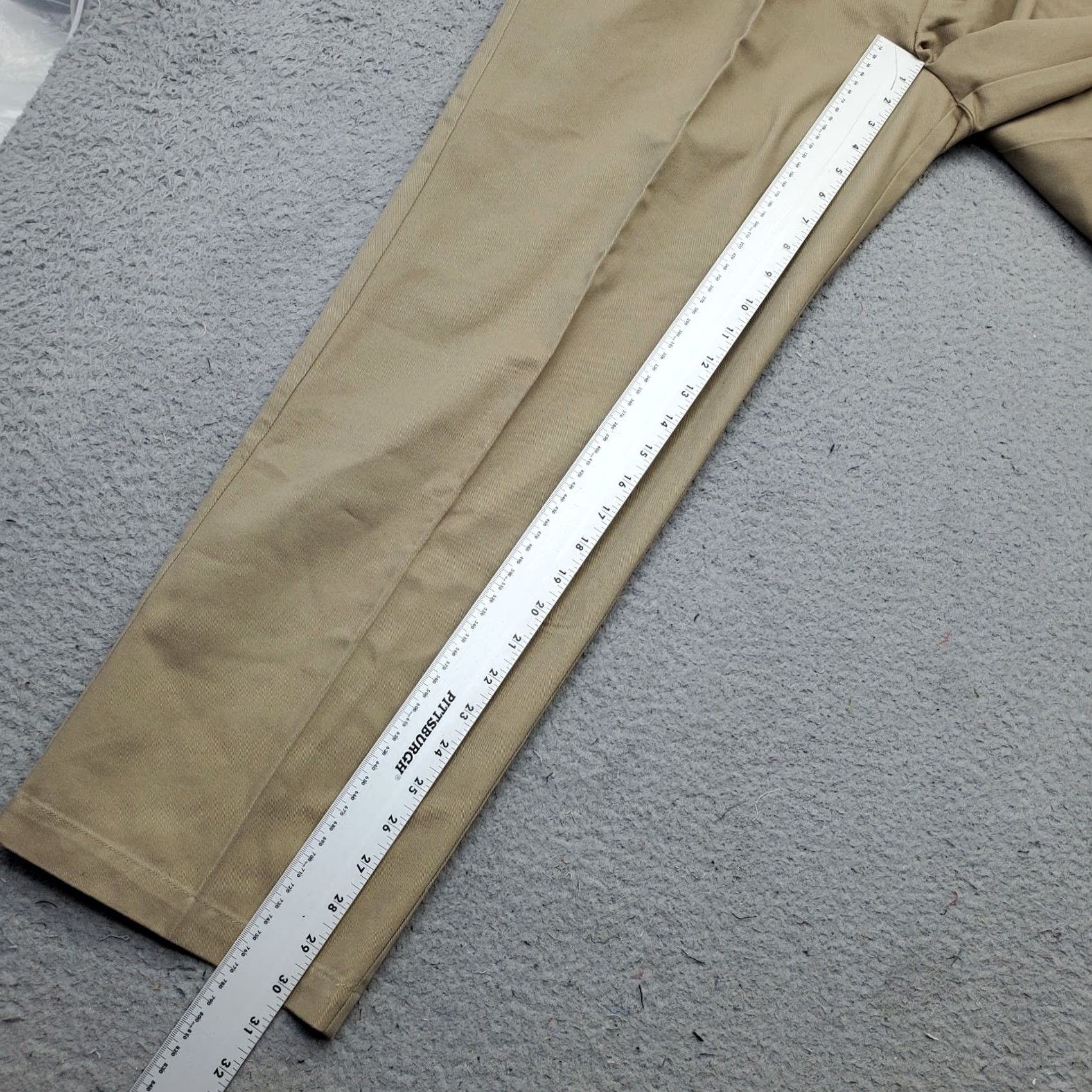 Dockers DOCKERS Mens Khakis Pants 36 Tan Stretch Classic Fit Pleated No Wrinkle Twill Shirt/ pants? Size US 36 / EU 52 - 5 Thumbnail