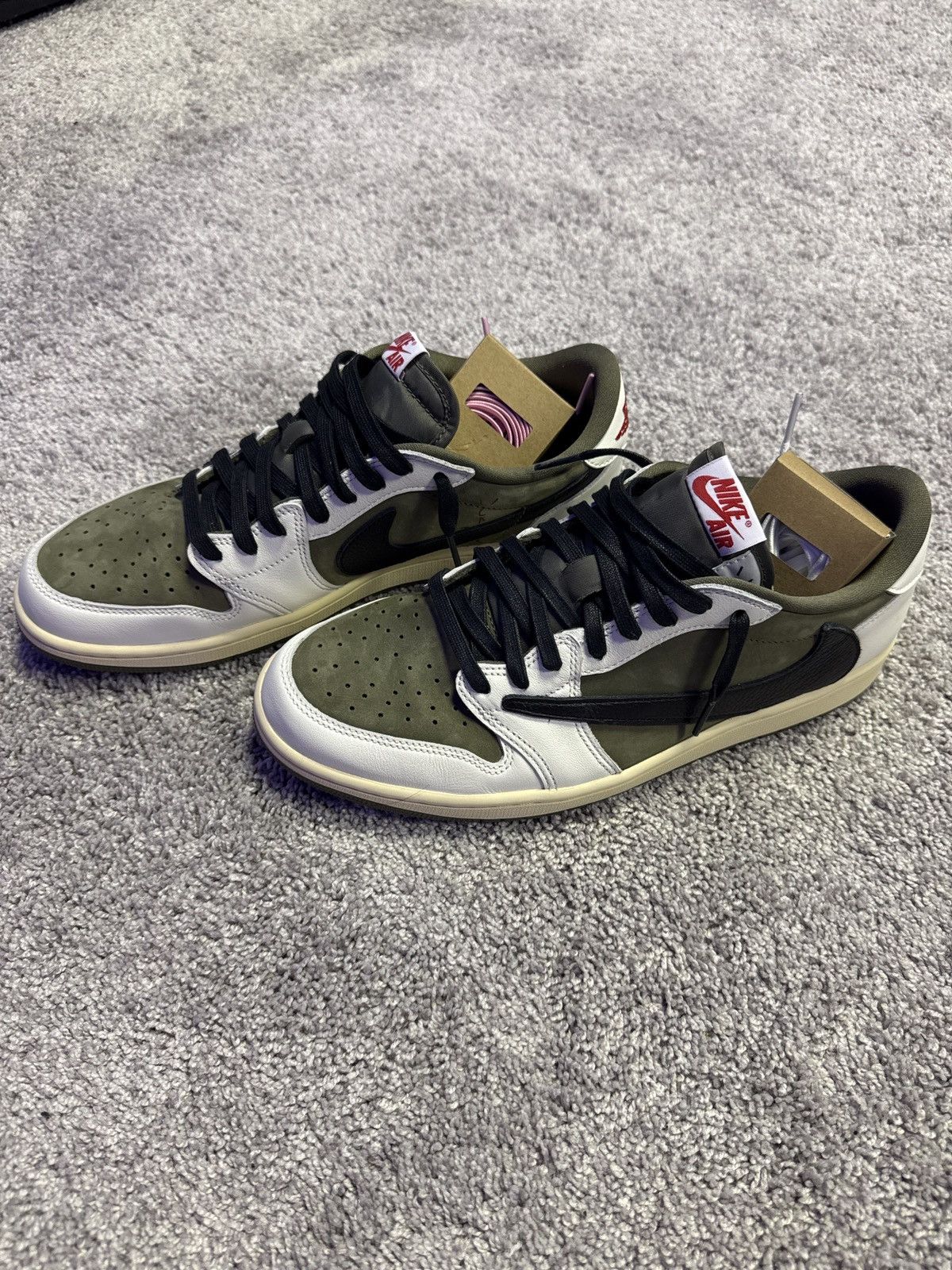 Jordan Brand × Travis Scott Reverse Olive Travis Scott Jordan 1 Low ...