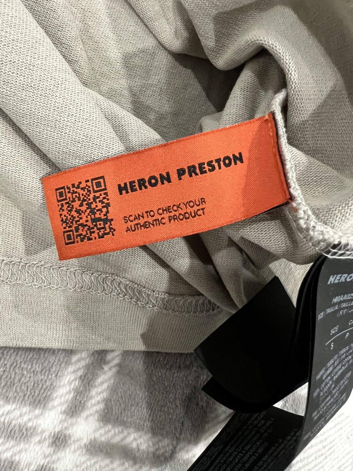 Heron Preston Heron Preston Russian Embellished Rhinestone Lettering Tee Size US S / EU 44-46 / 1 - 6 Thumbnail