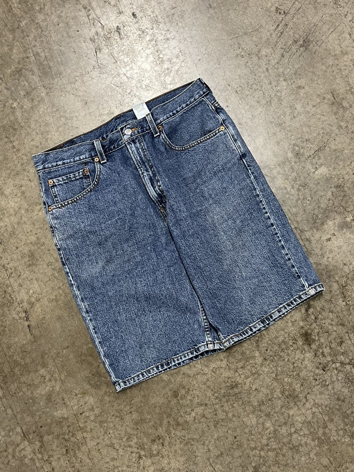 Levi's Levi’s vintage jorts baggy fit streetwear hype 90s skater Size US 34 / EU 50 - 7 Thumbnail