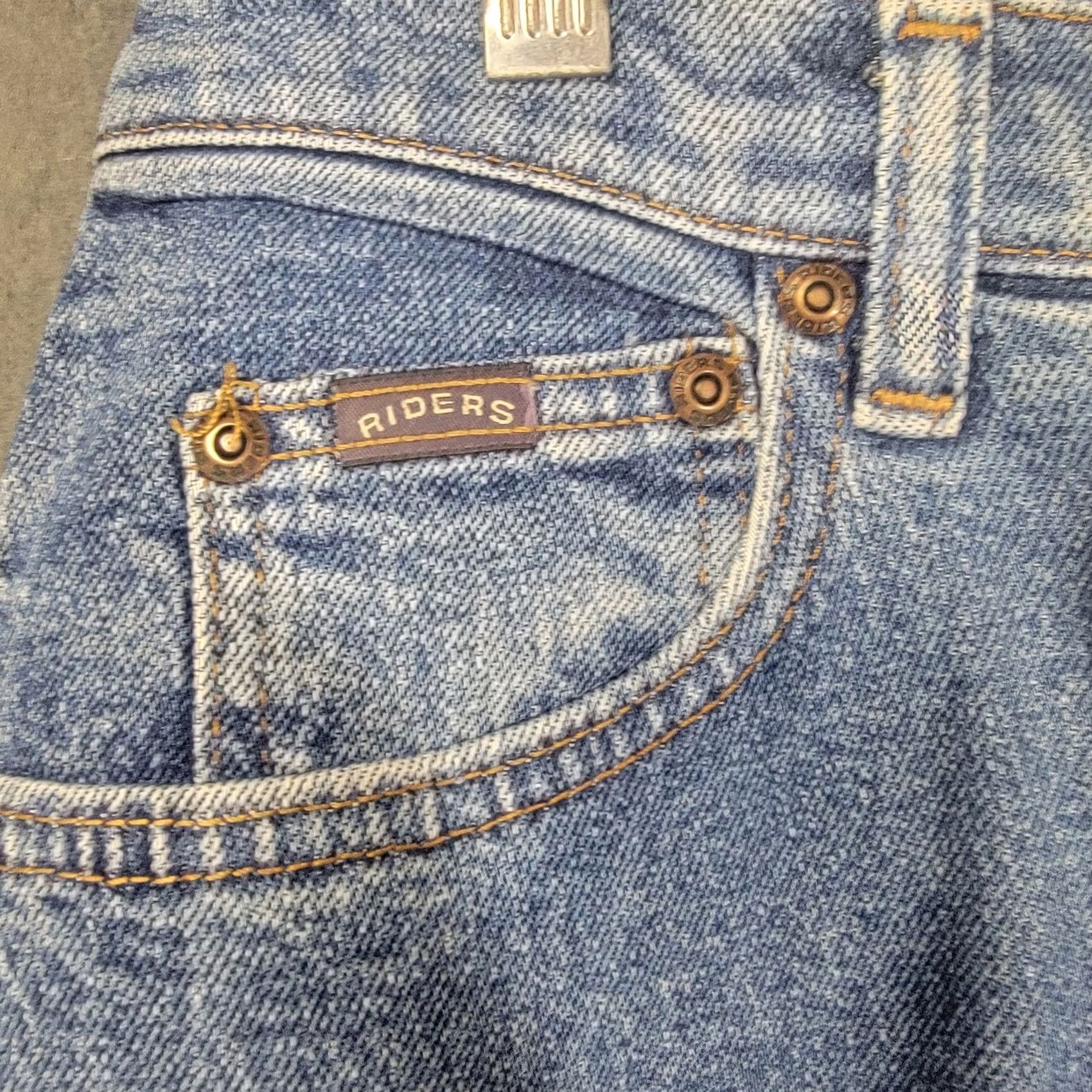 Vintage vtg Riders jeans 10M straight high waist rise western Women 10 Blue Denim Vintage Regular Rise 31in Inseam 31in Jacket? Size 32" / US 10 / IT 46 - 4 Thumbnail