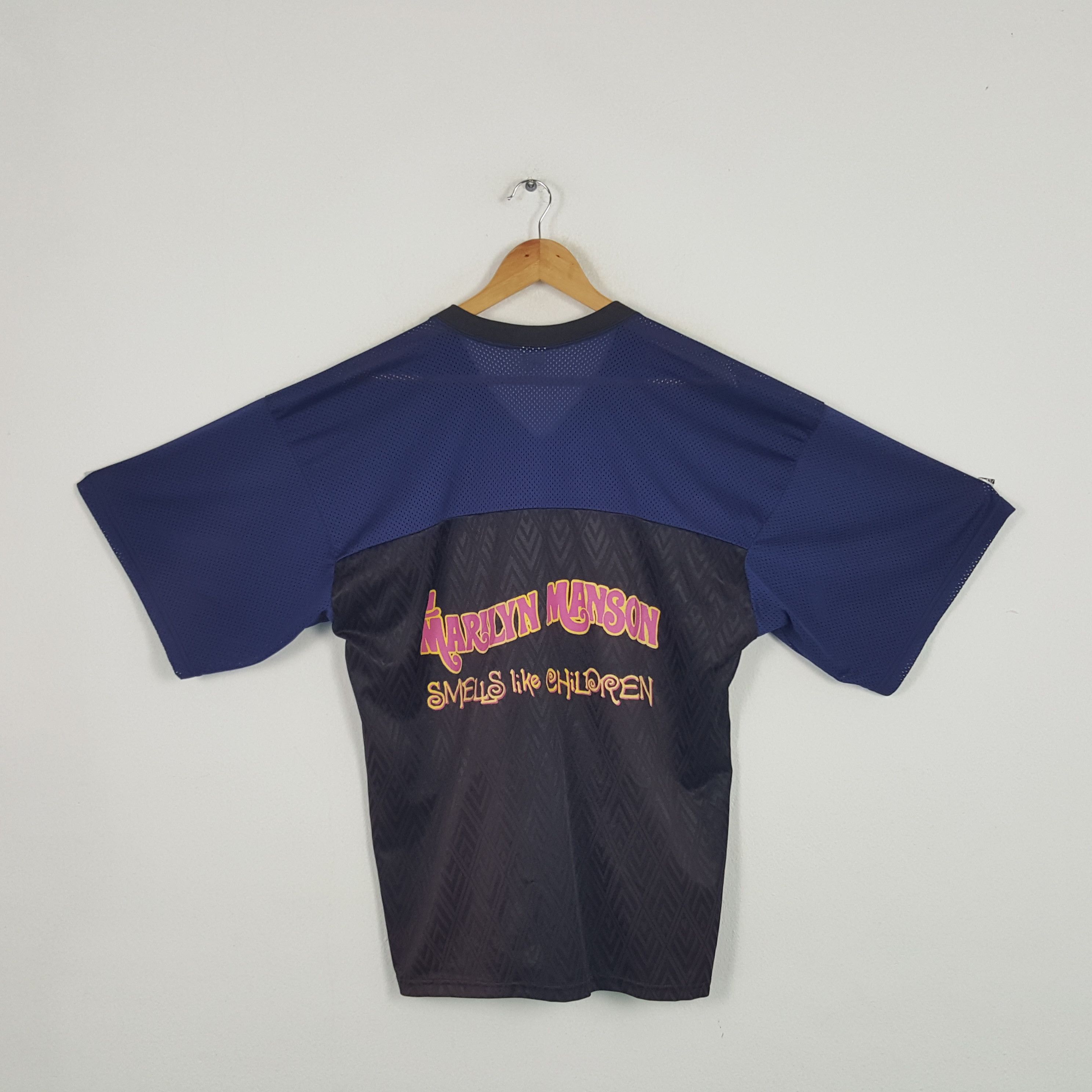 Band Tees × Marilyn Manson × Vintage Vintage 90's Marilyn Manson Rock Singer Jersey Tshirt Size US L / EU 52-54 / 3 - 3 Thumbnail