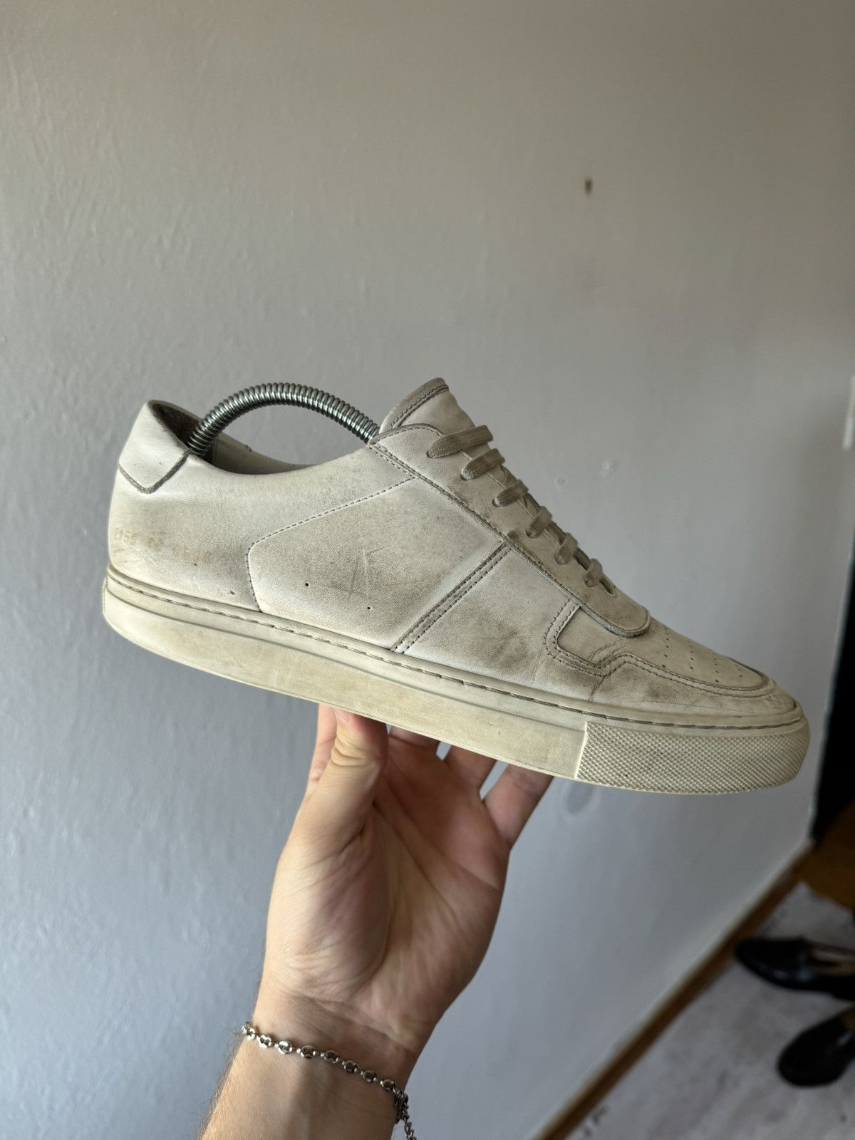 Common Projects Common Projects Bball Distressed Low Leather Sneakers Size US 7 / EU 40 - 5 Thumbnail