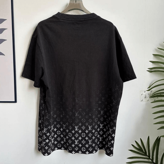 Louis Vuitton Louis Vuitton crew neck short sleeve Size US L / EU 52-54 / 3 - 2 Thumbnail