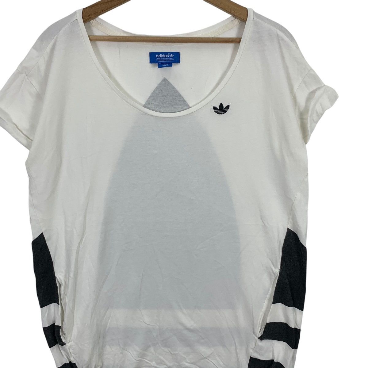 Adidas ADIDAS ORIGINALS 3 STRIPES Back Hit Logo Tee Shirt Top Size M / US 6-8 / IT 42-44 - 3 Thumbnail