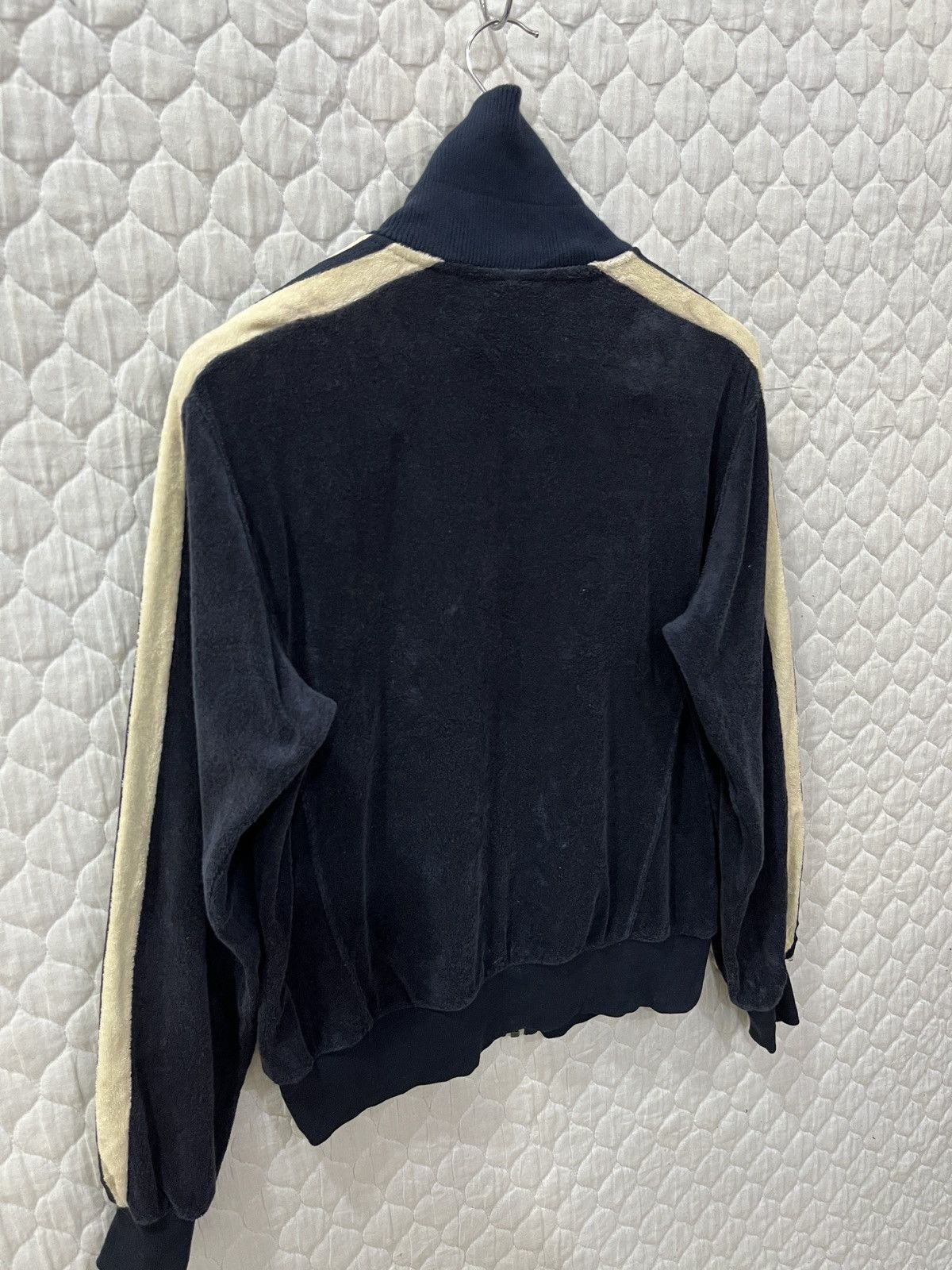 Adidas (Zzzz)🔥🔥STEALS ADIDAS THREE STRIPE SWEATER Size US M / EU 48-50 / 2 - 6 Thumbnail