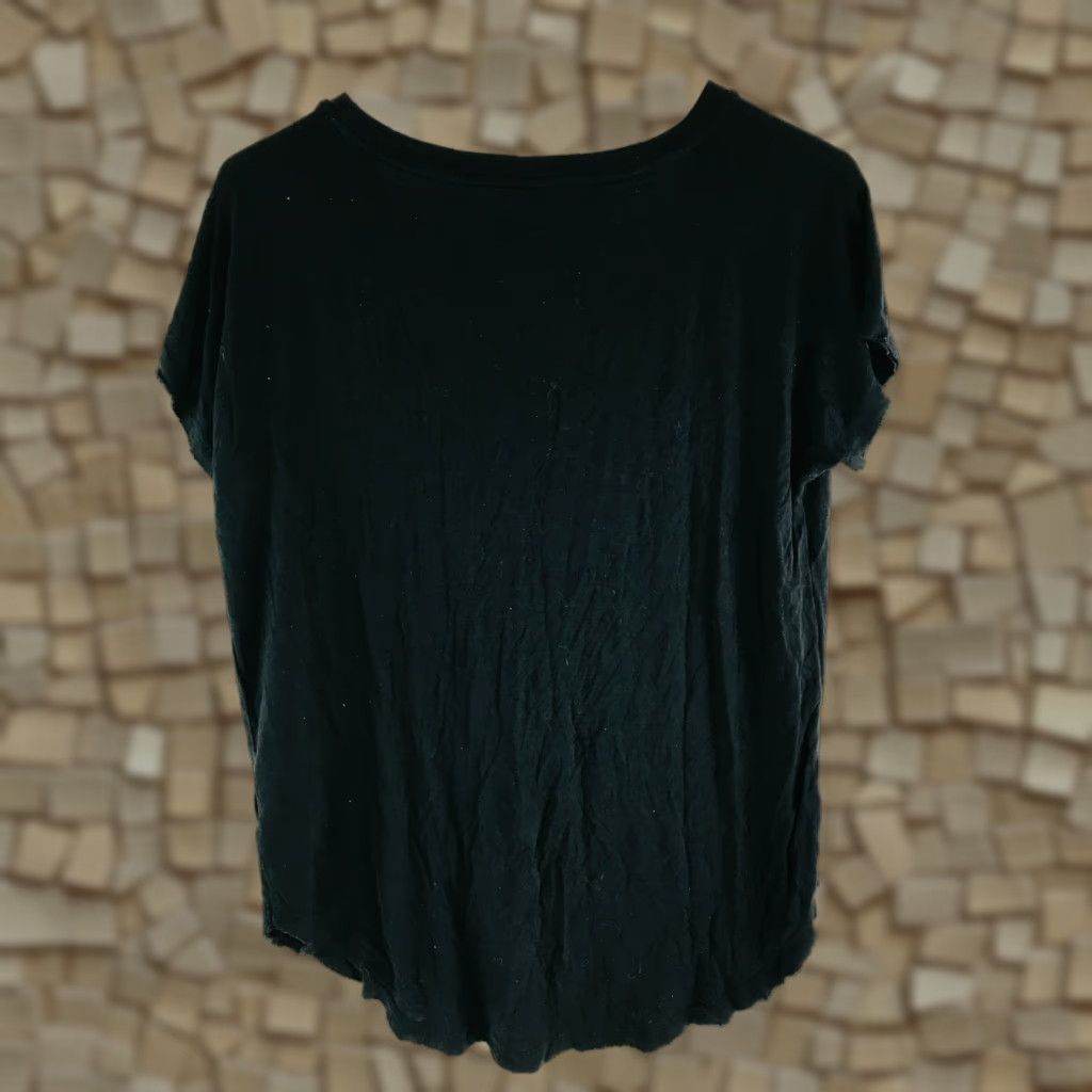 Mossimo Mossimo T-Shirt Women's Small Black Cap Sleeve Round Hi Low Raw Hem V-neck Size S / US 4 / IT 40 - 1 Thumbnail