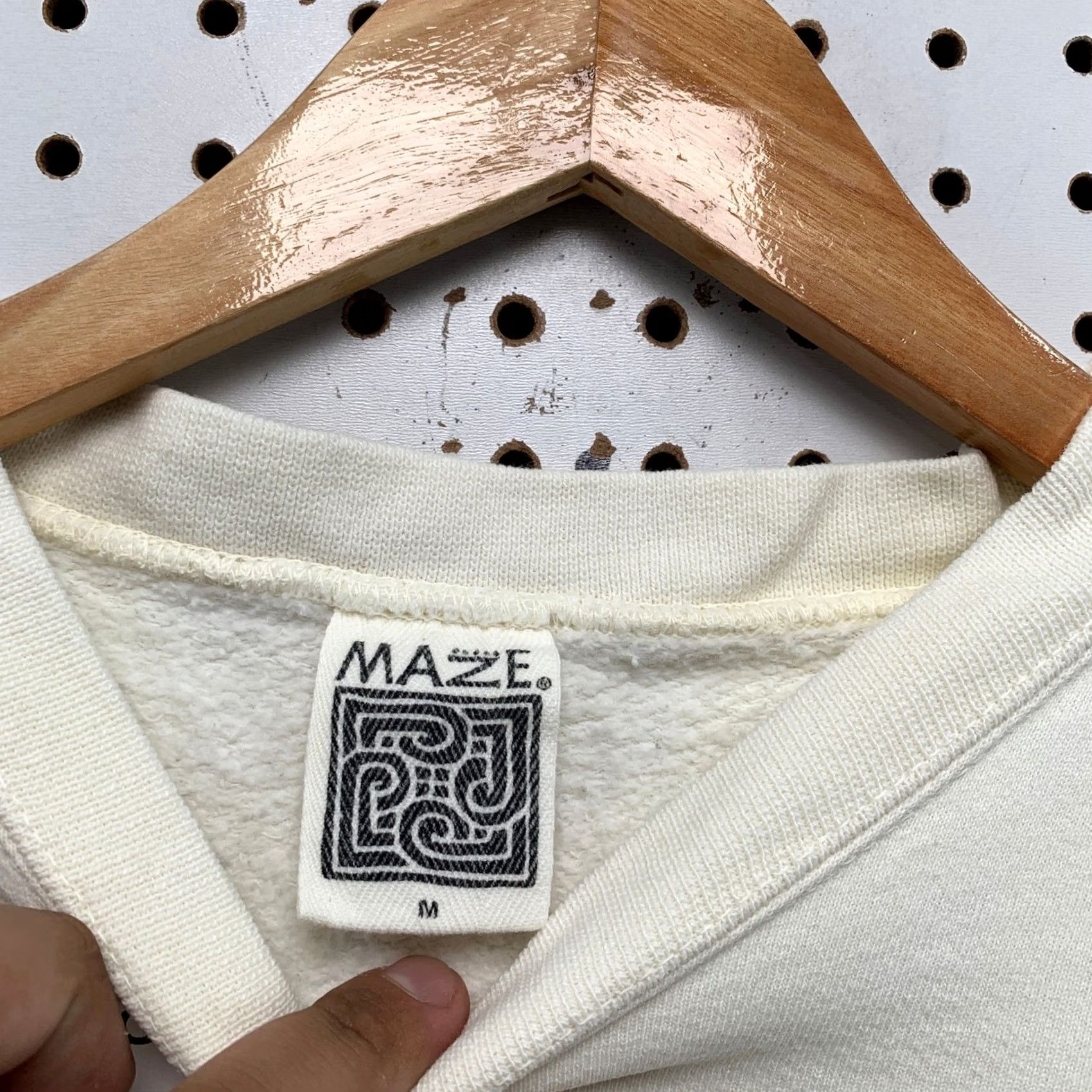 Vintage VINTAGE Maze Sweatshirt Womens Medium Cream 90s Sunflwer Butterfly Treasures Size M / US 6-8 / IT 42-44 - 3 Thumbnail