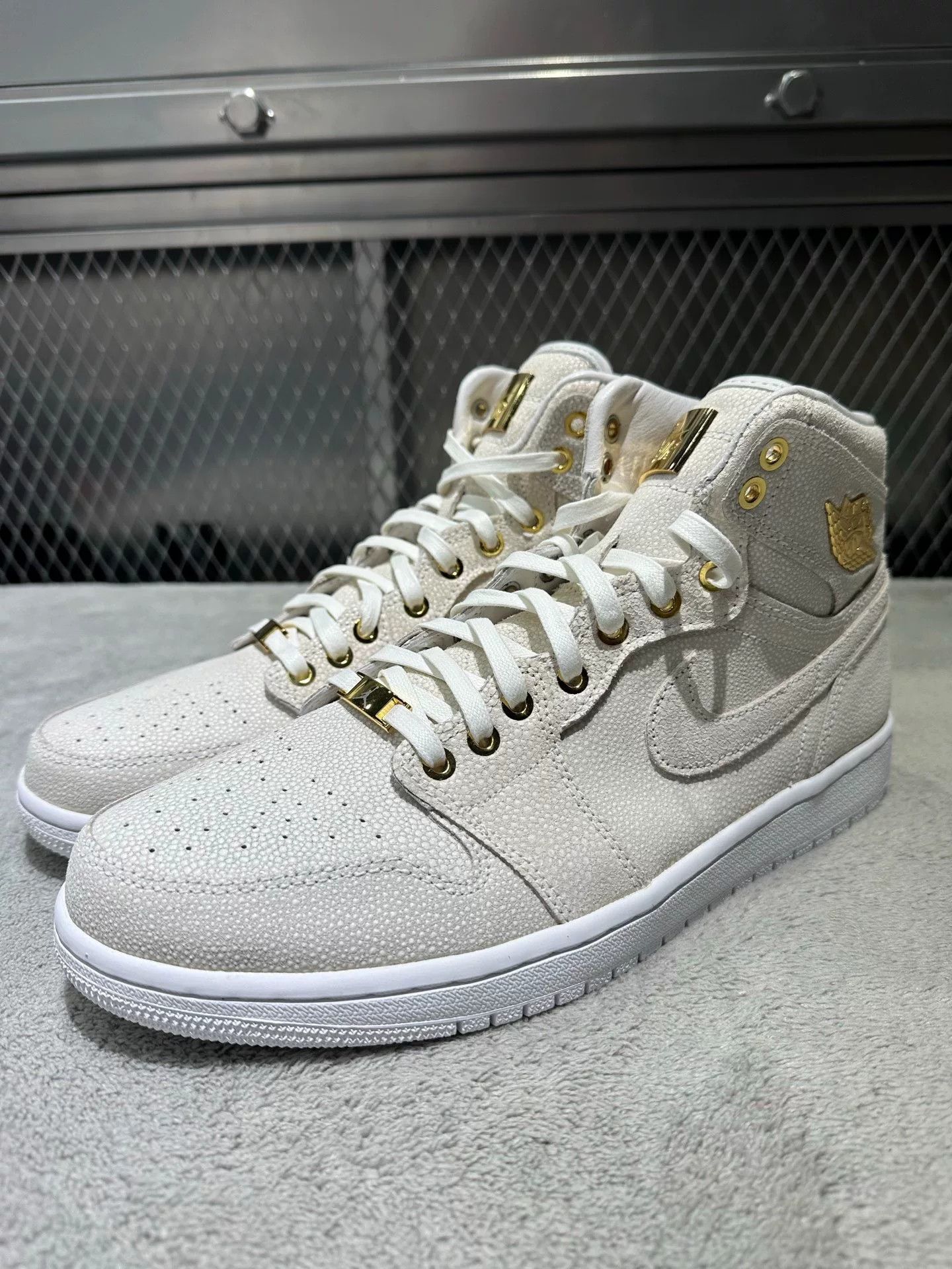 Nike Nike Retro White Lowtop Sneakers 45 Men Size US 11.5 / EU 44-45 - 1 Thumbnail