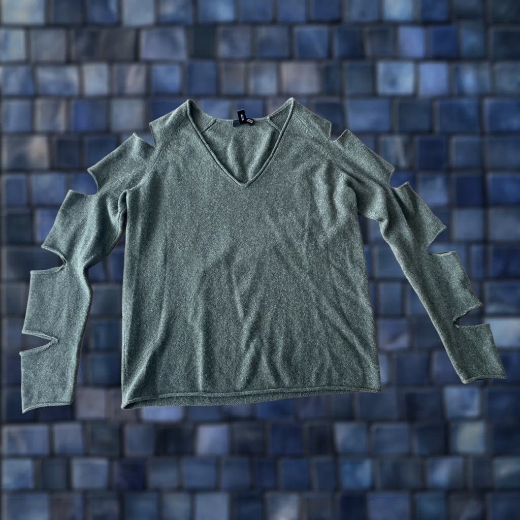 AQUA Aqua Sweater Women's Medium Green 100% Cashmere Cold Shoulder Cut Out Sleeves Size M / US 6-8 / IT 42-44 - 1 Thumbnail