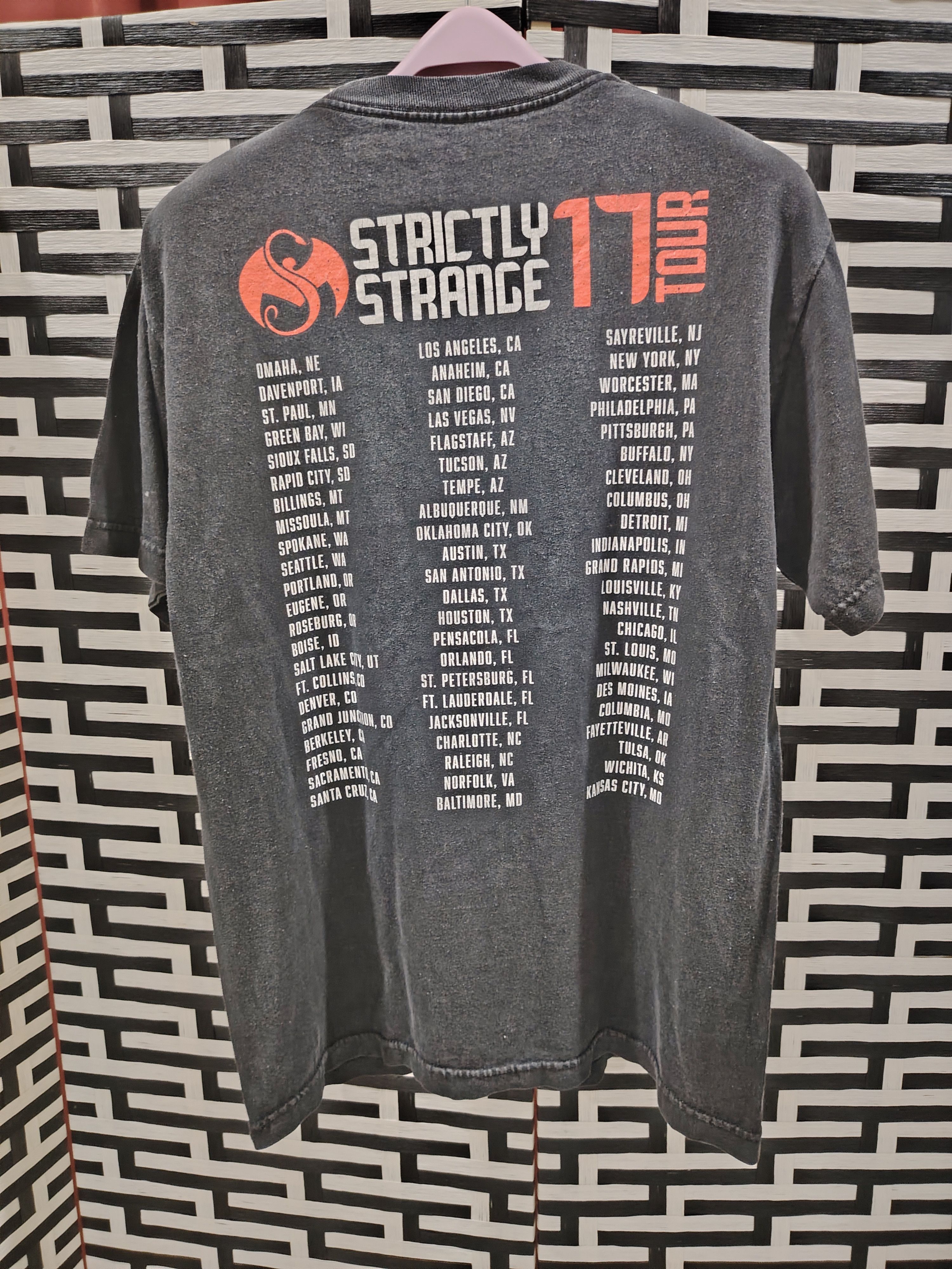 Band Tees × Other Strictly Strange tour tee Size US M / EU 48-50 / 2 - 2 Thumbnail