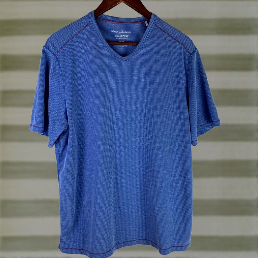 Tommy Bahama Tommy Bahama T-Shirt Mens Medium Blue IslandZone V-Neck Waffle Knit Short Sleeve Size US M / EU 48-50 / 2 - 1 Thumbnail