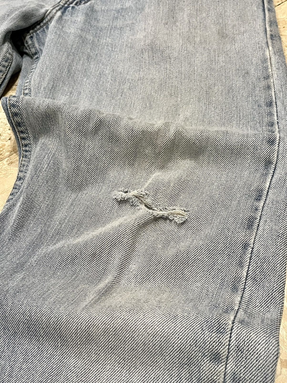Levi's Distressed Levi’s 505 Light Wash Denim Jeans Size US 32 / EU 48 - 3 Thumbnail