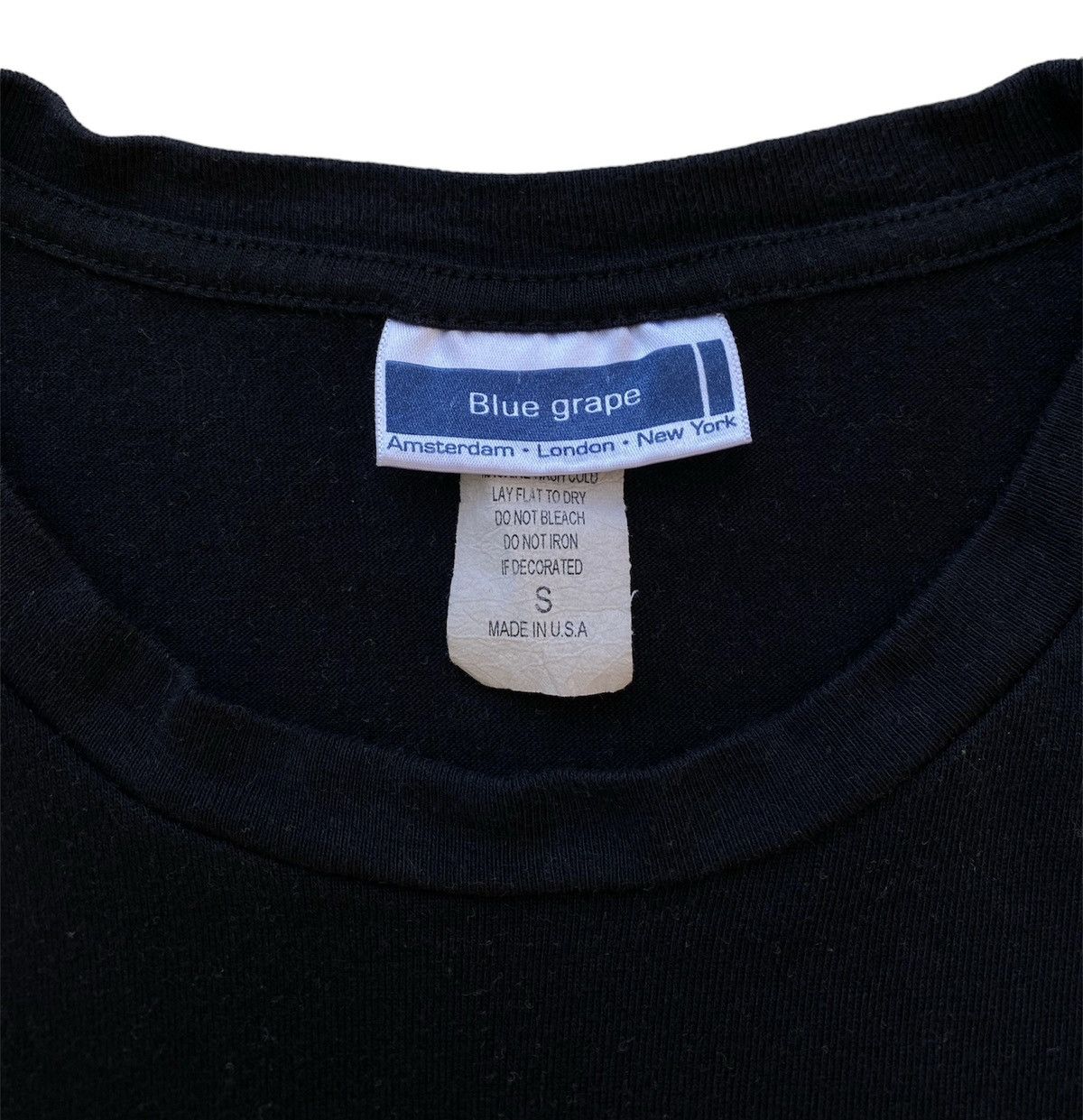 Band Tees Vintage The Strokes Room On Fire Tshirt Size US S / EU 44-46 / 1 - 3 Thumbnail