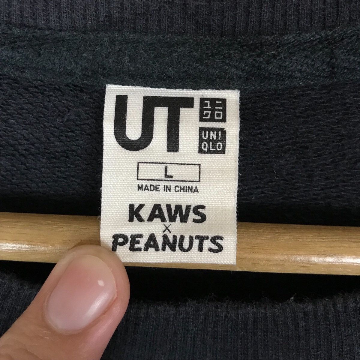 Kaws × Peanuts × Uniqlo Uniqlo X Kaws X Peanuts Pullover Jumper Sweatshirt Size US L / EU 52-54 / 3 - 5 Thumbnail