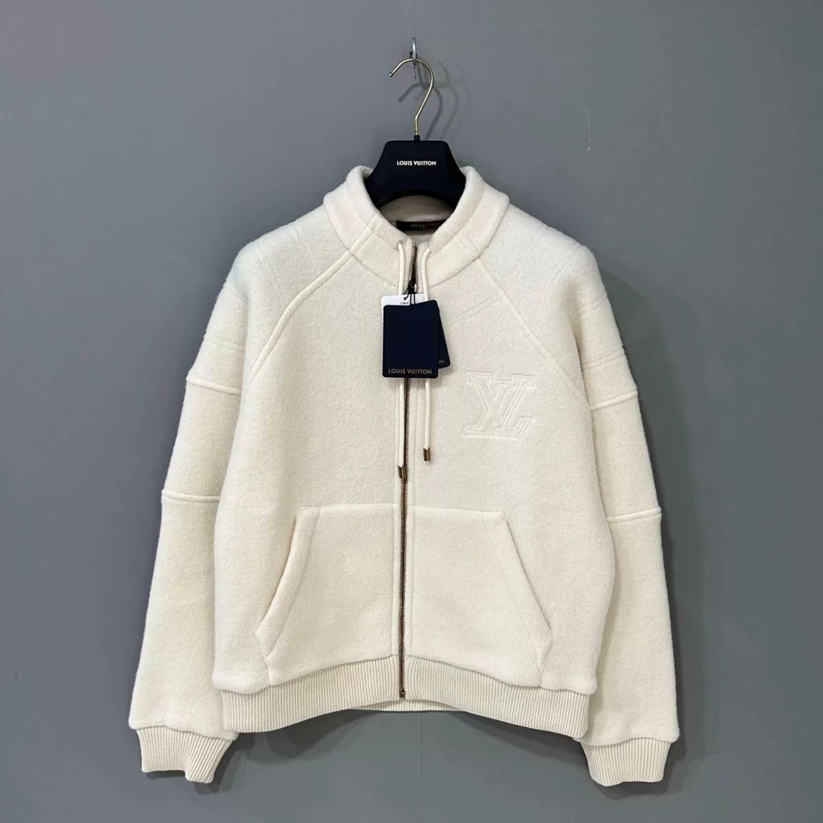 Louis Vuitton Louis Vuitton SS25 Solid Wool Chest Logo Coat Size US XS / EU 42 / 0 - 1 Thumbnail