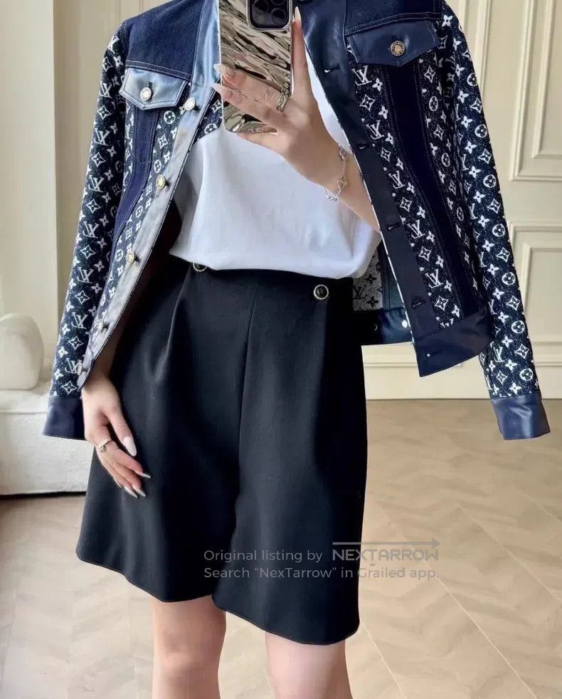 Louis Vuitton Louis Vuitton Jeweled button-down pleated black shorts Size US 34 / EU 50 - 7 Thumbnail