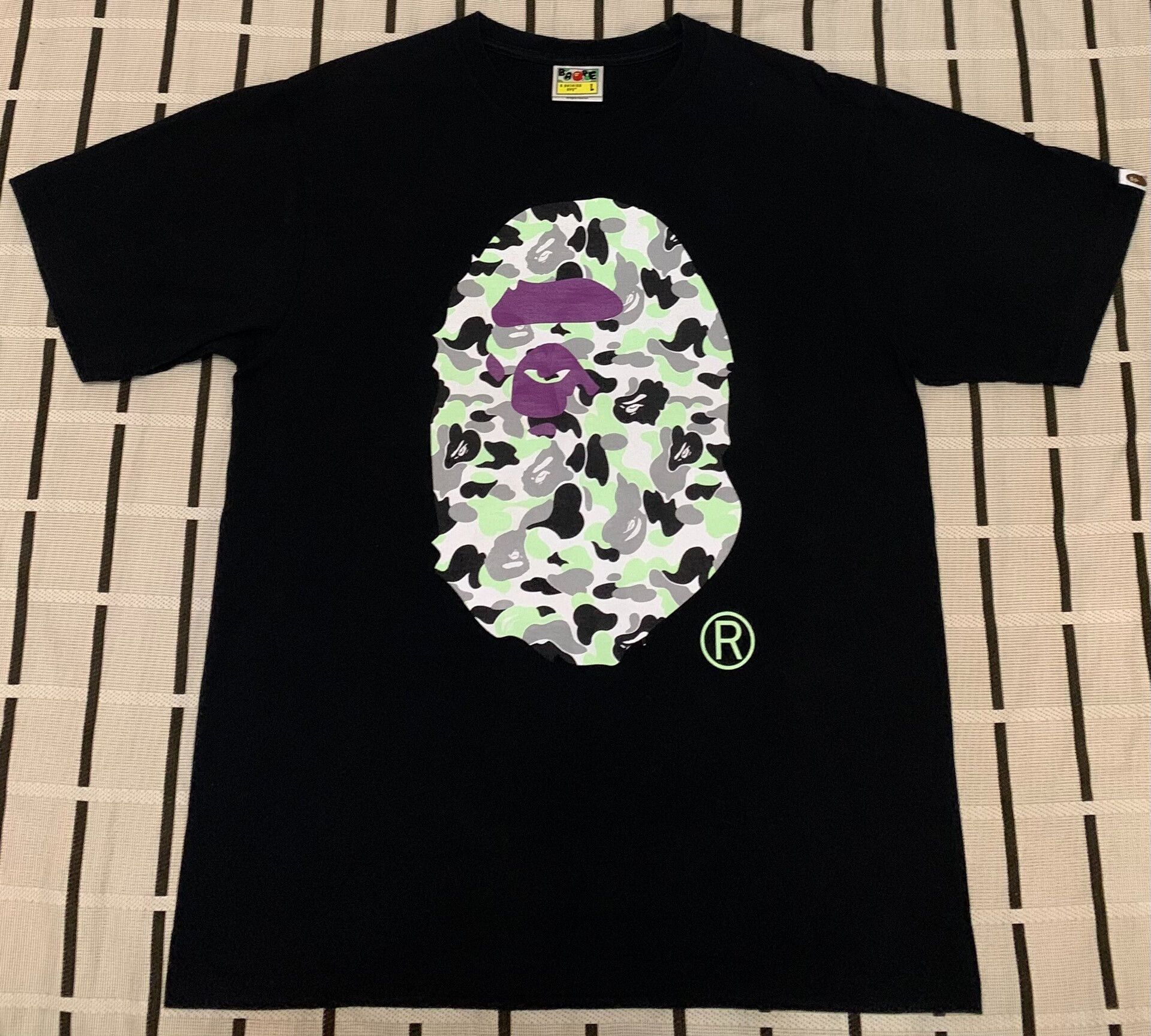 Bape Bape Glow Ape Head T-Shirt L Men Size US L / EU 52-54 / 3 - 1 Thumbnail